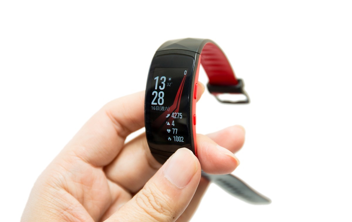 游泳也行！Gear Fit2 Pro 更全方位的旗艦運動手環 @3C 達人廖阿輝