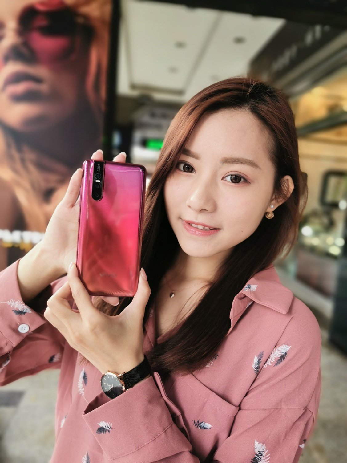 vivo V15 Pro 開箱 + 實拍分享，中階也有真全螢幕 + 4800 萬三鏡頭相機 @3C 達人廖阿輝