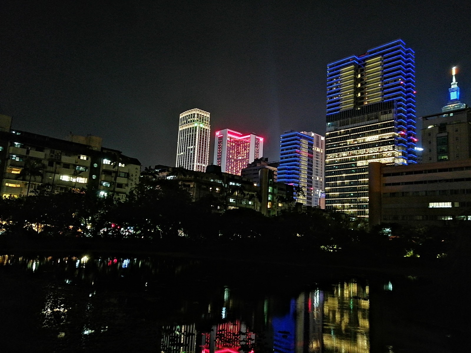 好拍好看又好用 HUAWEI Y9 Prime 2019 可以輕鬆入手的全螢幕手機！ @3C 達人廖阿輝