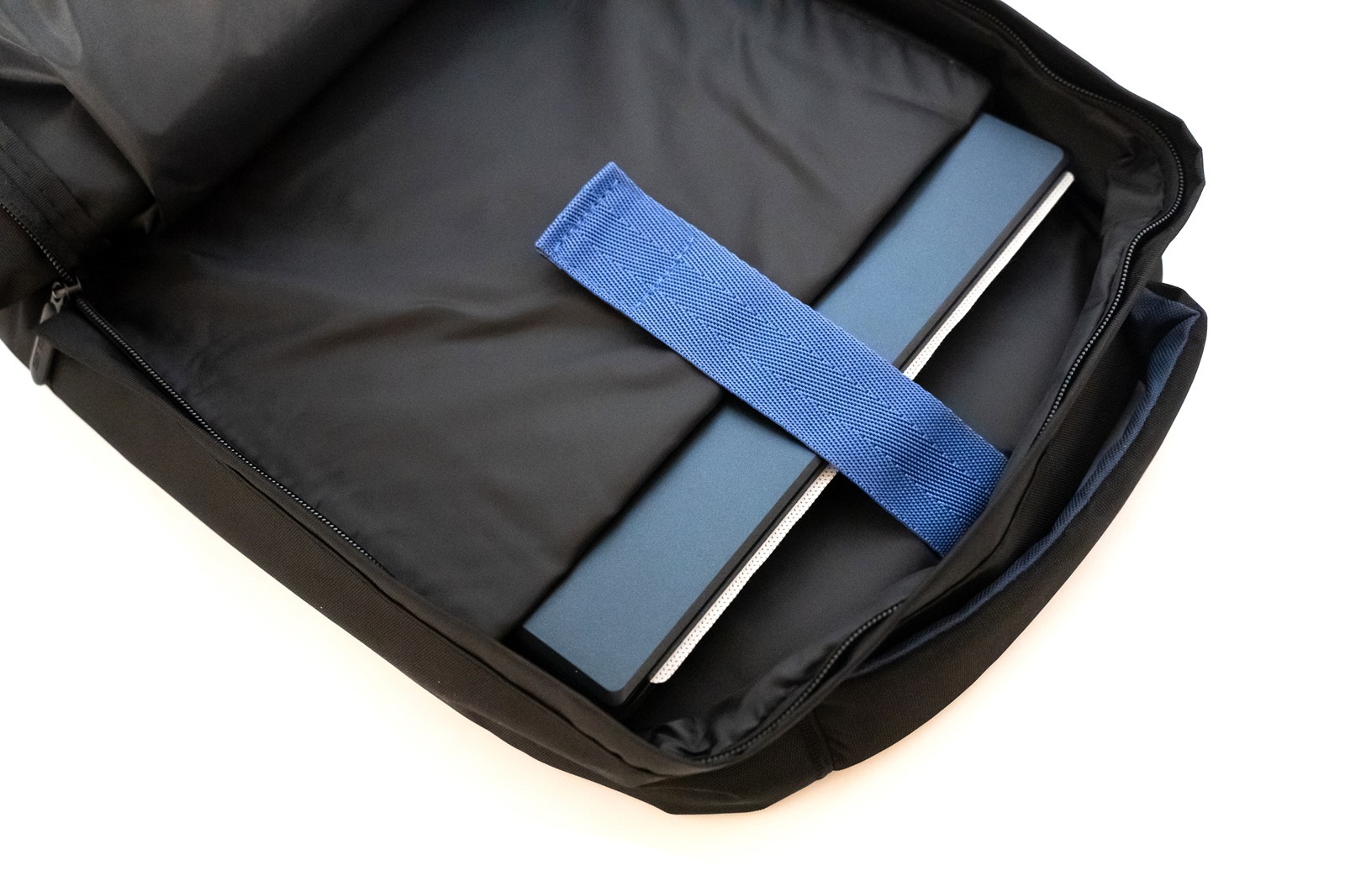 性能優異還可擴充！超值全能 ASUS X571 類電競筆電 @3C 達人廖阿輝