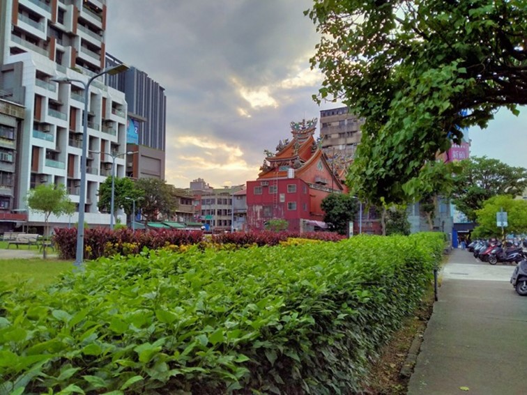 realme 5 開啟中階手機四鏡頭時代！越級規格超強電力怪物！ @3C 達人廖阿輝