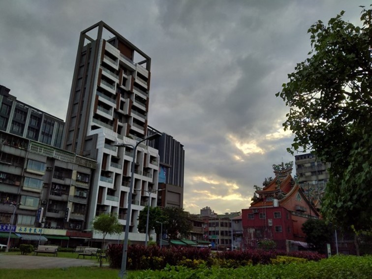 realme 5 開啟中階手機四鏡頭時代！越級規格超強電力怪物！ @3C 達人廖阿輝