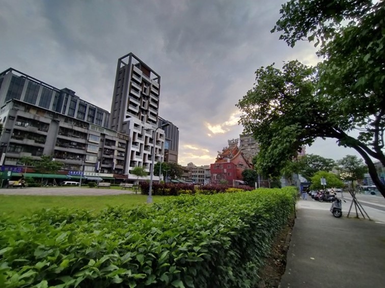 realme 5 開啟中階手機四鏡頭時代！越級規格超強電力怪物！ @3C 達人廖阿輝