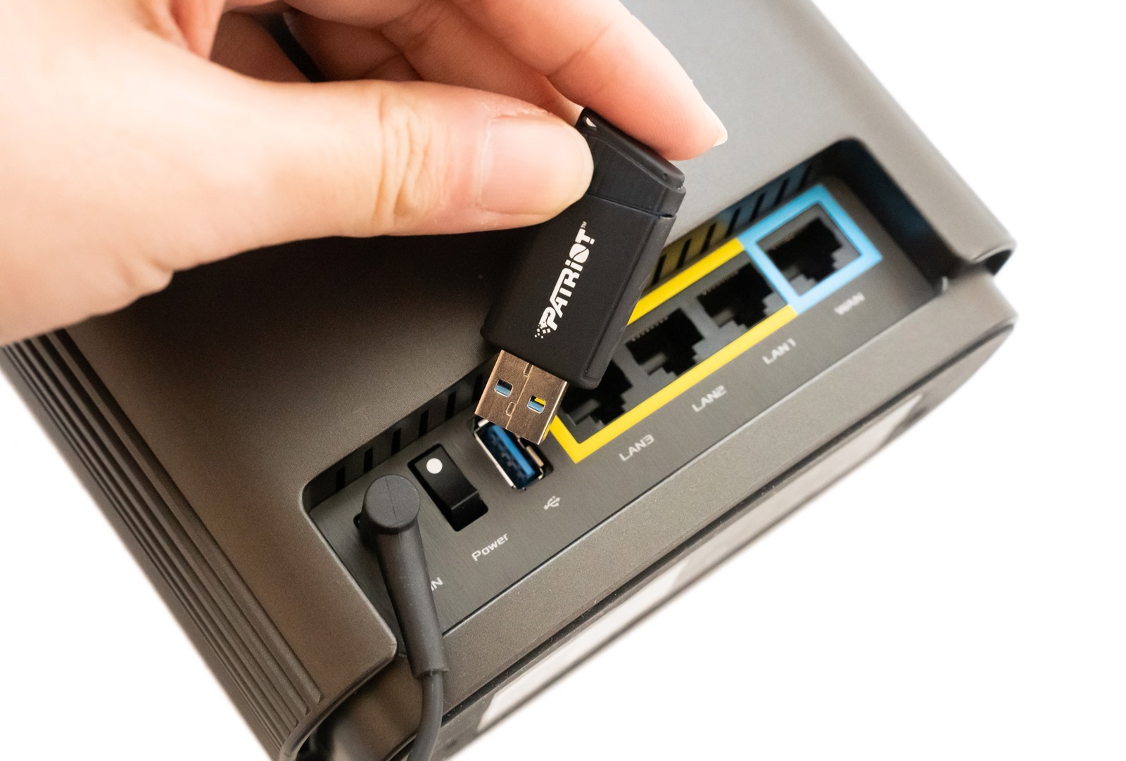 極簡設計超威效能 Mesh 網路最強機種 ZenWiFi AC (CT8) 網狀無線路由系統開箱評測 @3C 達人廖阿輝