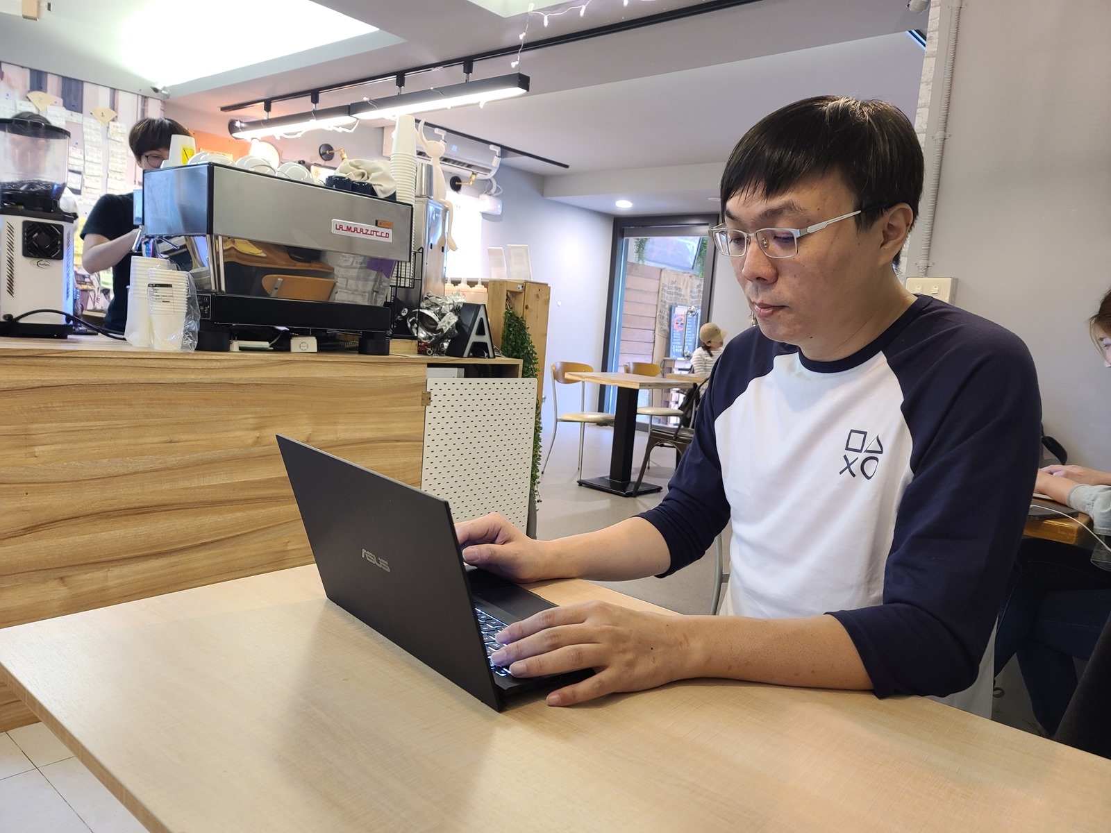 不到一公斤的商務出差最佳筆電選擇！ASUS ExpertBook B9 (B9450) 輕薄高效高續航！ @3C 達人廖阿輝