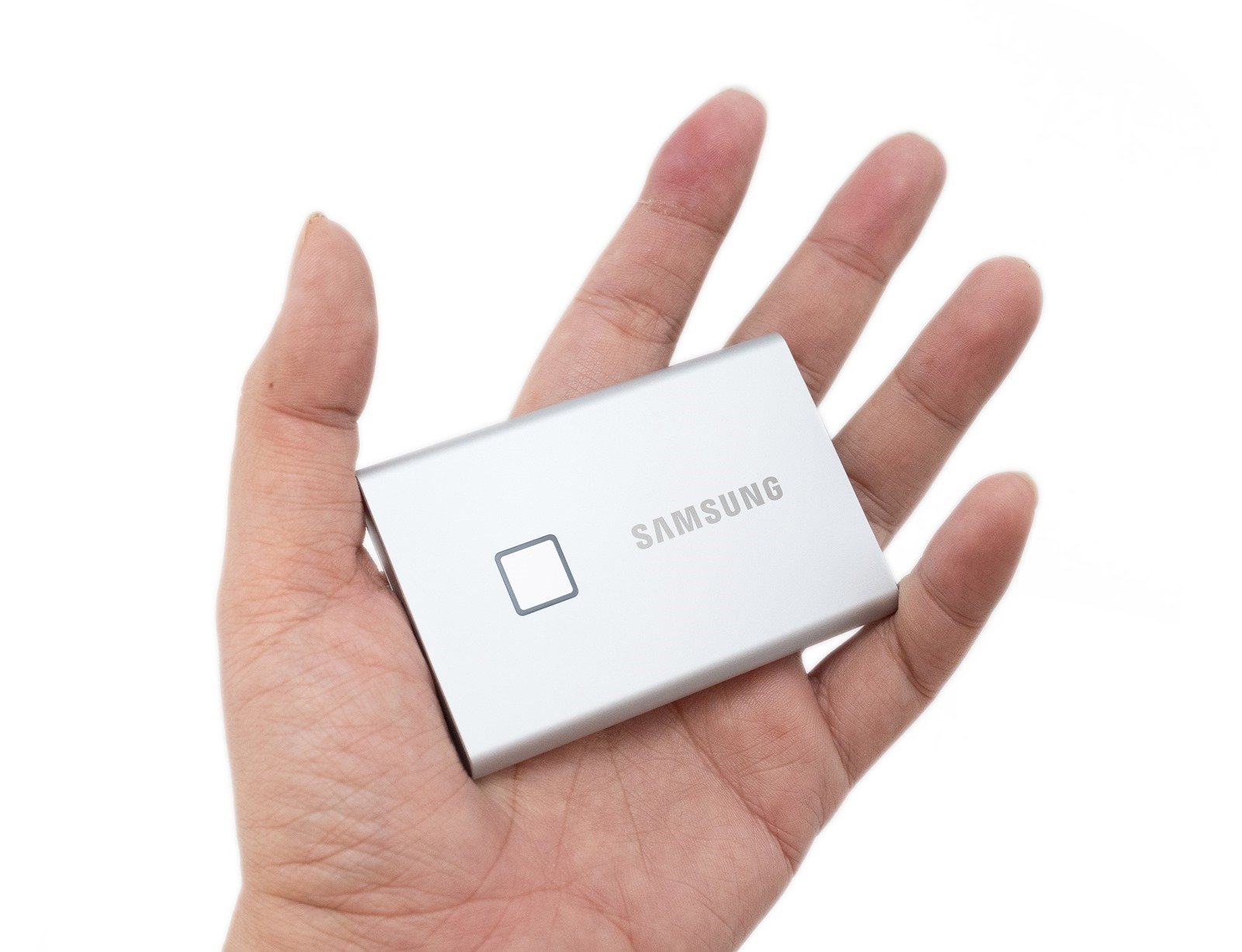 輕薄高速還有指紋辨識！三星移動式 T7 Touch SSD 開箱分享 / 性能實測 @3C 達人廖阿輝