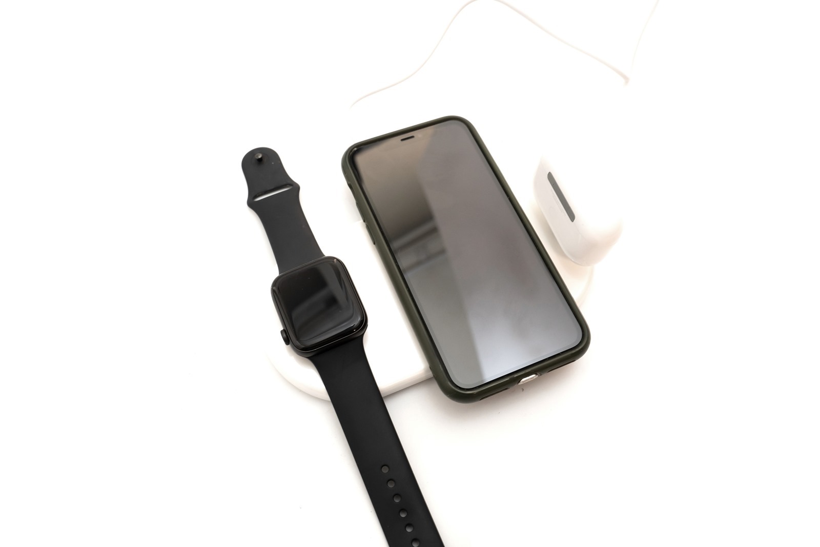 三合一 iPhone 無線充電盤只要千元！簡潔設計 VISSLESS 無線充電器 開箱分享 @3C 達人廖阿輝