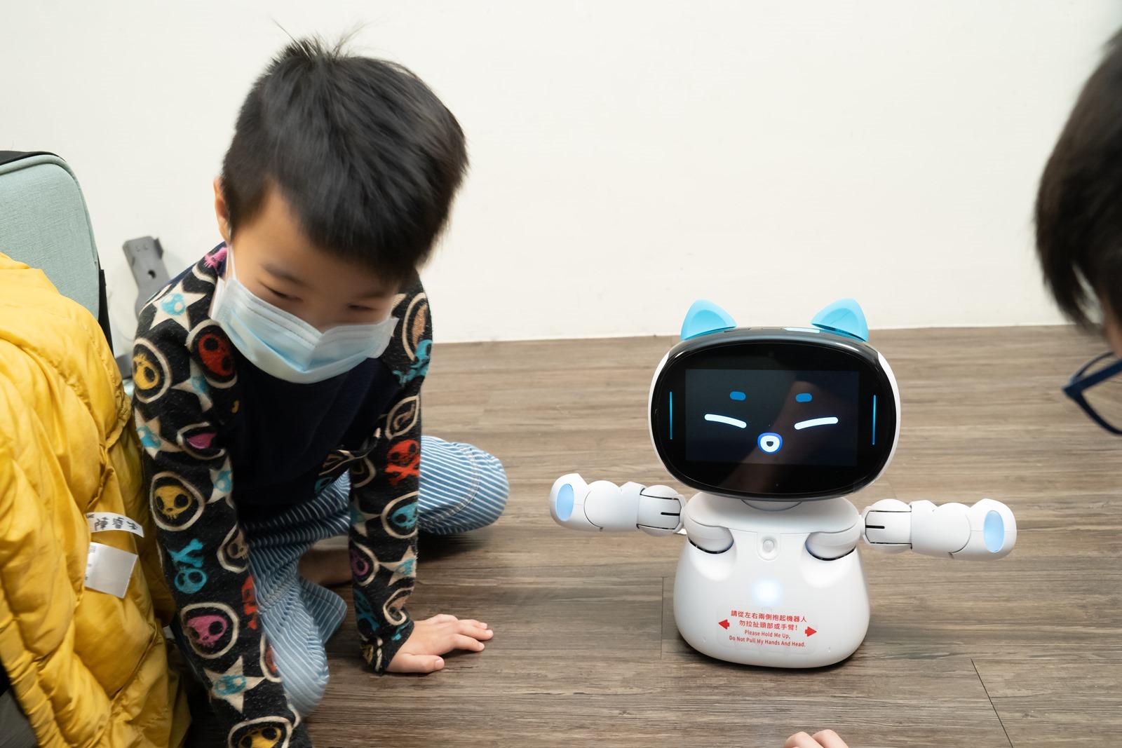 Kebbi Air 網路原生世代孩子的 AI 教育機器人推薦！具 STEAM 教育程式 / 英文學習 / 情感互動功能 @3C 達人廖阿輝
