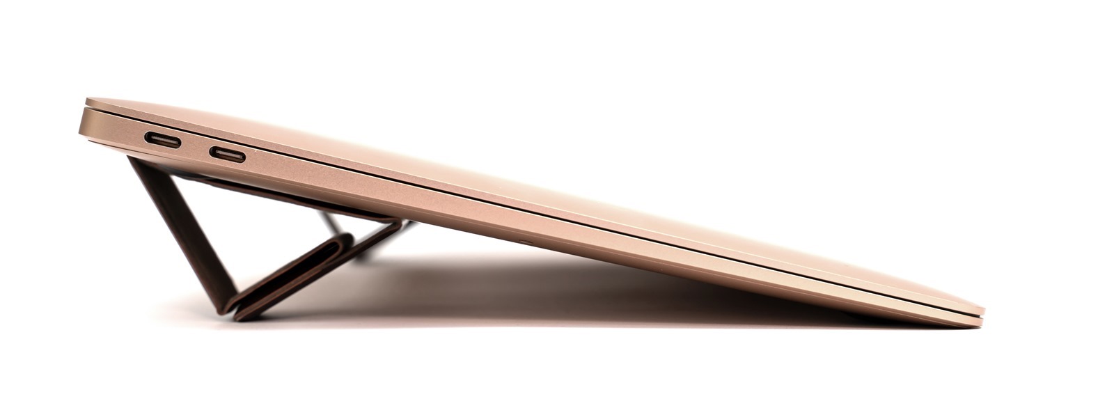 皮革質感、0.4cm 的超薄輕巧，優雅自由，地表最小最美 Bestmade NEO 皮革筆電架來了！ @3C 達人廖阿輝