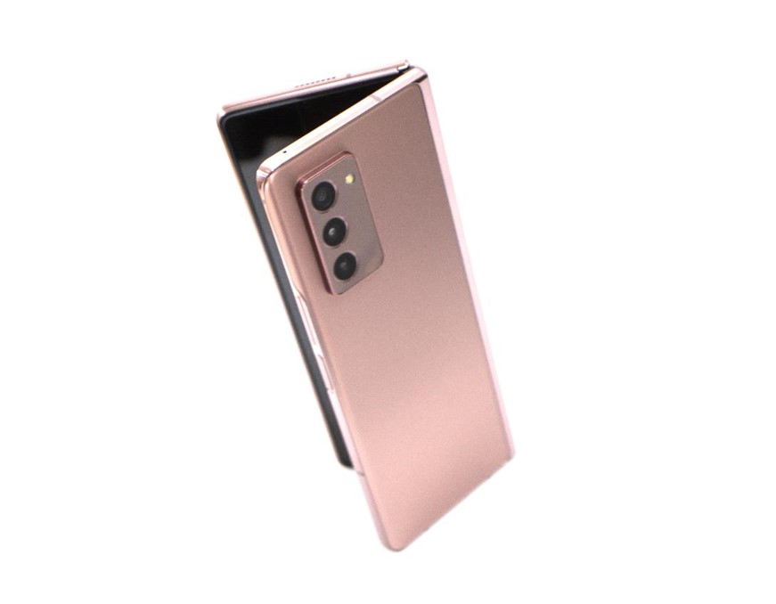 踏近未來的旗艦機！三星 Galaxy Z Fold2 5G 開箱評測！（開箱/性能/電力/相機）@3C 達人廖阿輝