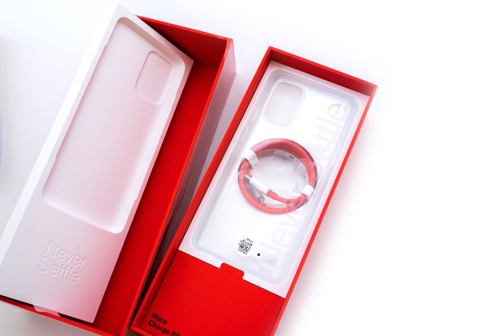 S865 性價比神機 + 平面 120Hz + 快充！OnePlus 8T 開箱動手玩 / 性能 / 電力 (feat. 京東購物) @3C 達人廖阿輝