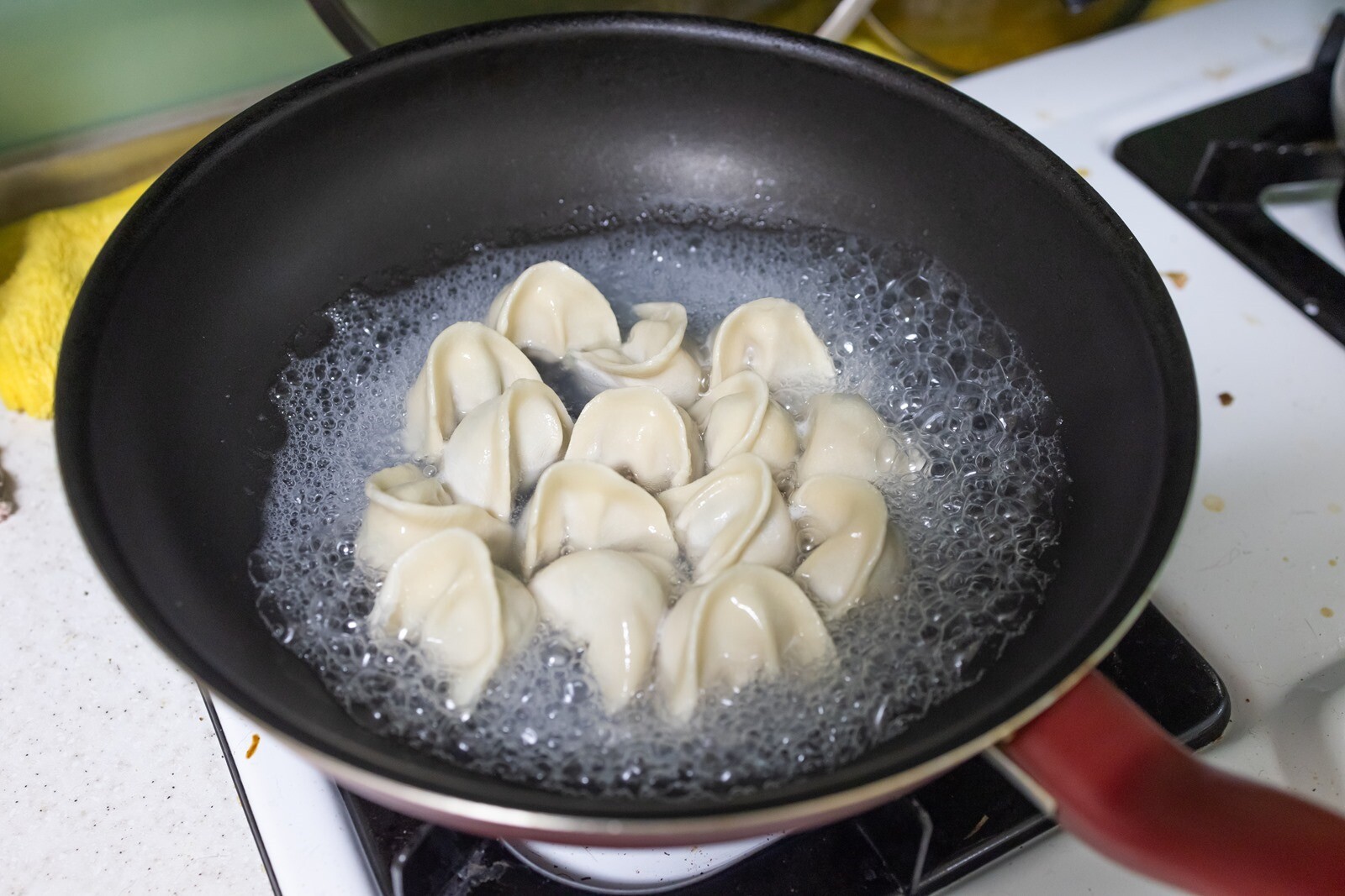 [懶人簡單料理] 家庭煎餃用冷凍水餃簡單做 @3C 達人廖阿輝
