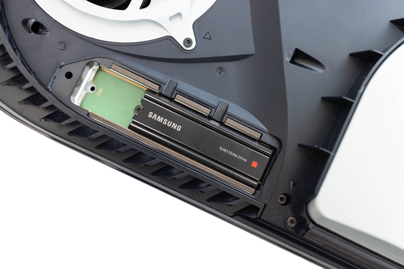 三星旗艦固態硬碟 Samsung 980 Pro SSD 散熱片版本實測！升級 PS5 擴充旗艦選擇 (2TB 版本) @3C 達人廖阿輝