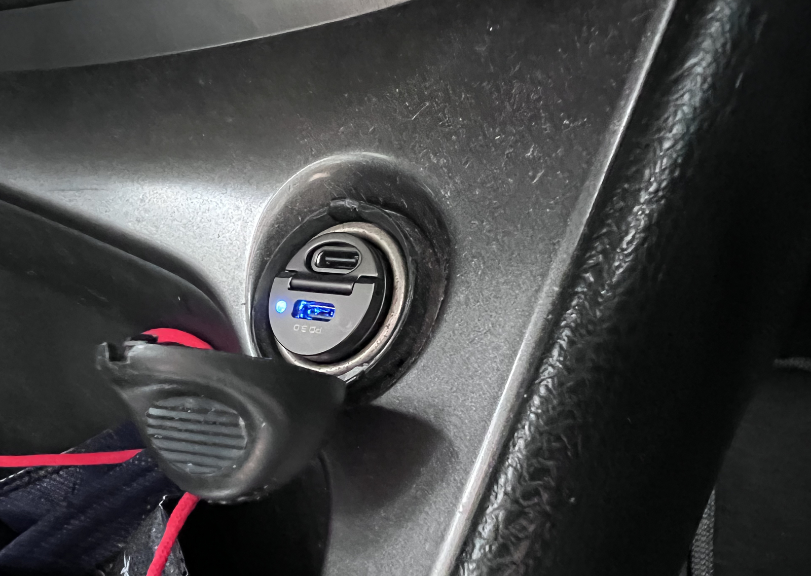 開車族期待的完美車充與扶手箱救星 Onpro GT-PD30MINI 30W 雙 PD 3.0 車用快充來了 @3C 達人廖阿輝