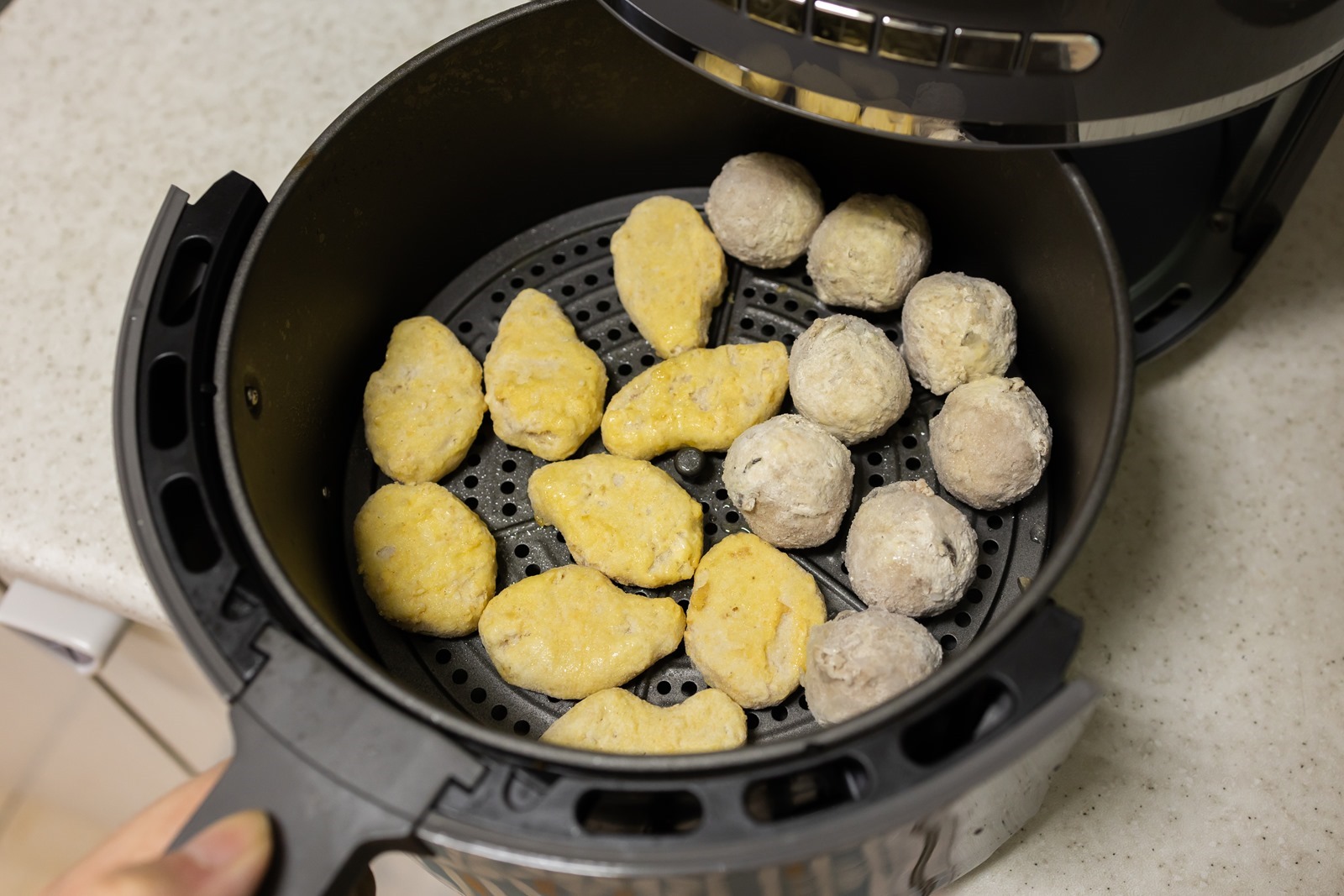 2500 有找大容量就是方便好用！法國品牌 Tefal 特福 Ultra Fry 酥脆氣炸鍋 @3C 達人廖阿輝