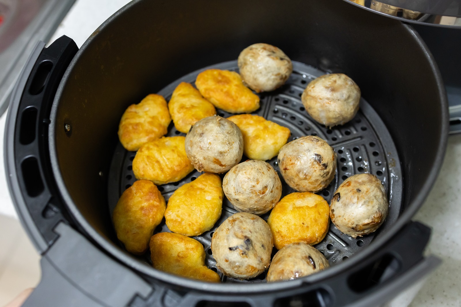 2500 有找大容量就是方便好用！法國品牌 Tefal 特福 Ultra Fry 酥脆氣炸鍋 @3C 達人廖阿輝