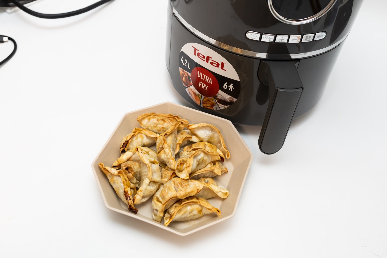 2500 有找大容量就是方便好用！法國品牌 Tefal 特福 Ultra Fry 酥脆氣炸鍋 @3C 達人廖阿輝