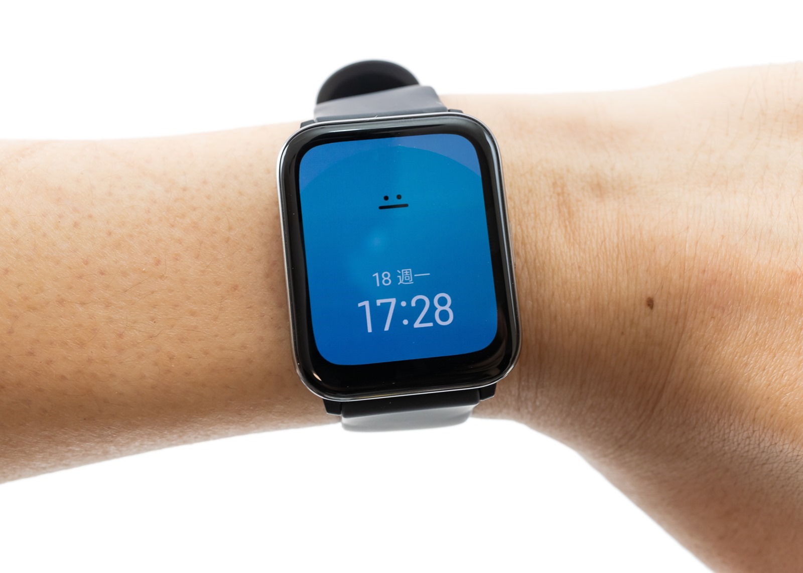 21 天超長待機、百種運動模式、支援血氧心率偵測，輕薄順暢大螢幕 HeyPlus 黑加智慧手錶開箱 @3C 達人廖阿輝