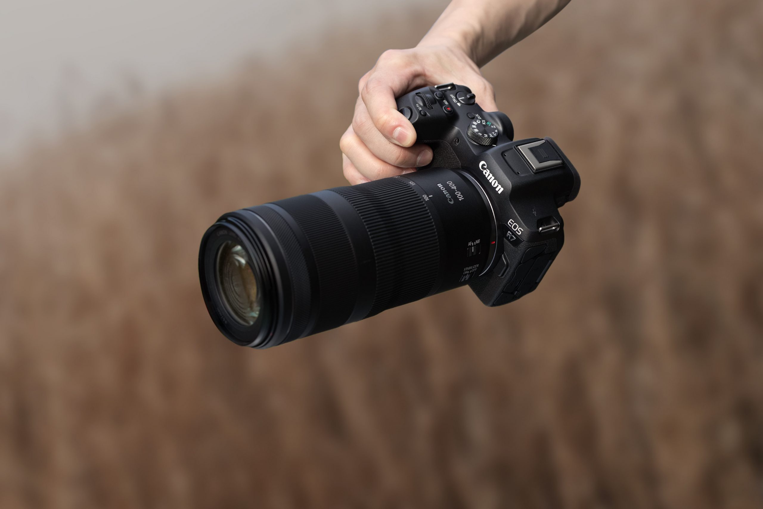 Canon 全新 EOS R7 APS-C 無反光鏡相機搭配全新 RF-S 18-150mm f/3.5-6.3 IS STM 高倍率變焦鏡，精彩追焦快穩準震撼登場 @3C 達人廖阿輝