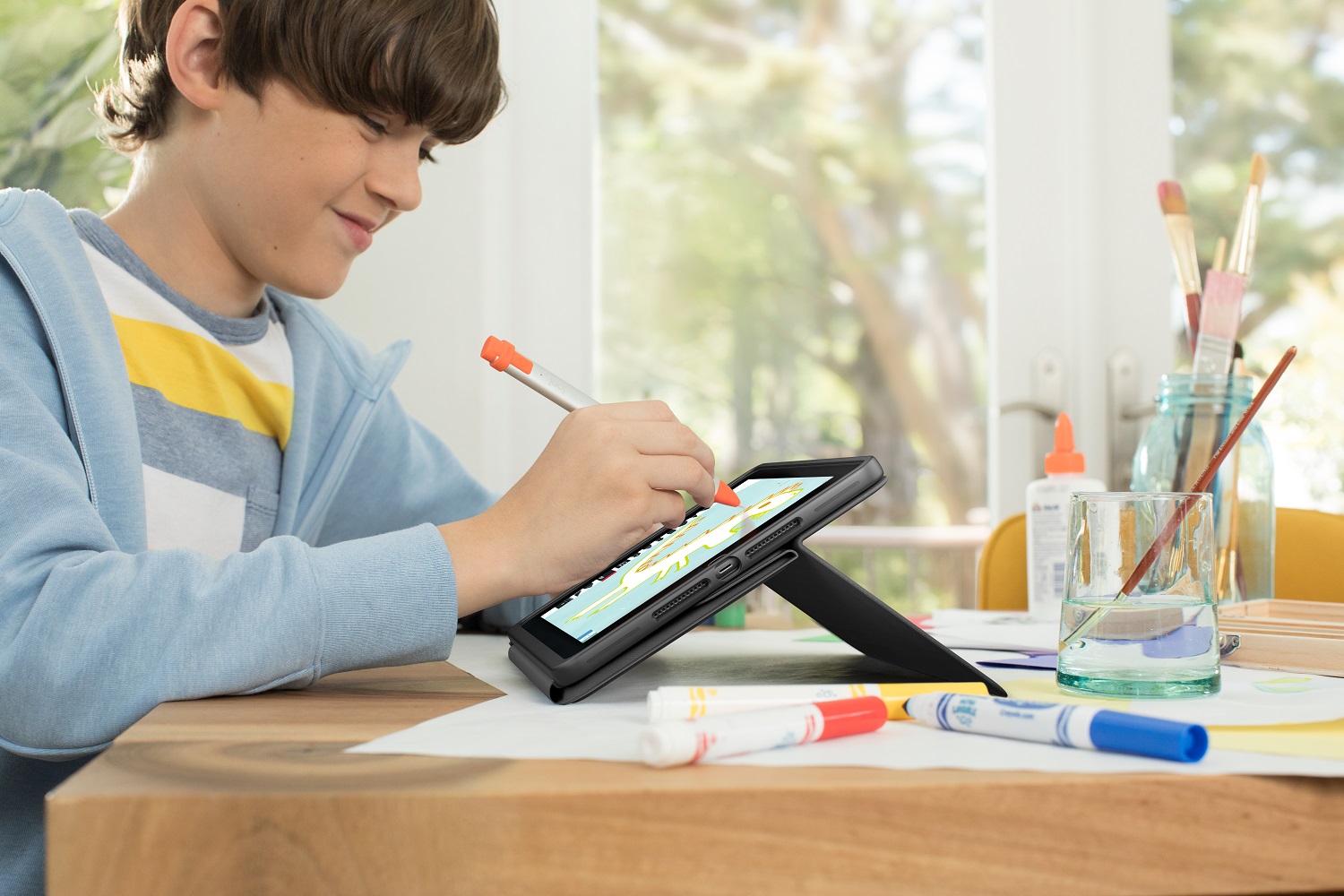 專為教育學習而生！Logitech For Education 系列打造全方位行動數位助教 全方位保護殼、 iPad 數位筆、超纖薄靜音鍵盤 學習加分必備工具 @3C 達人廖阿輝