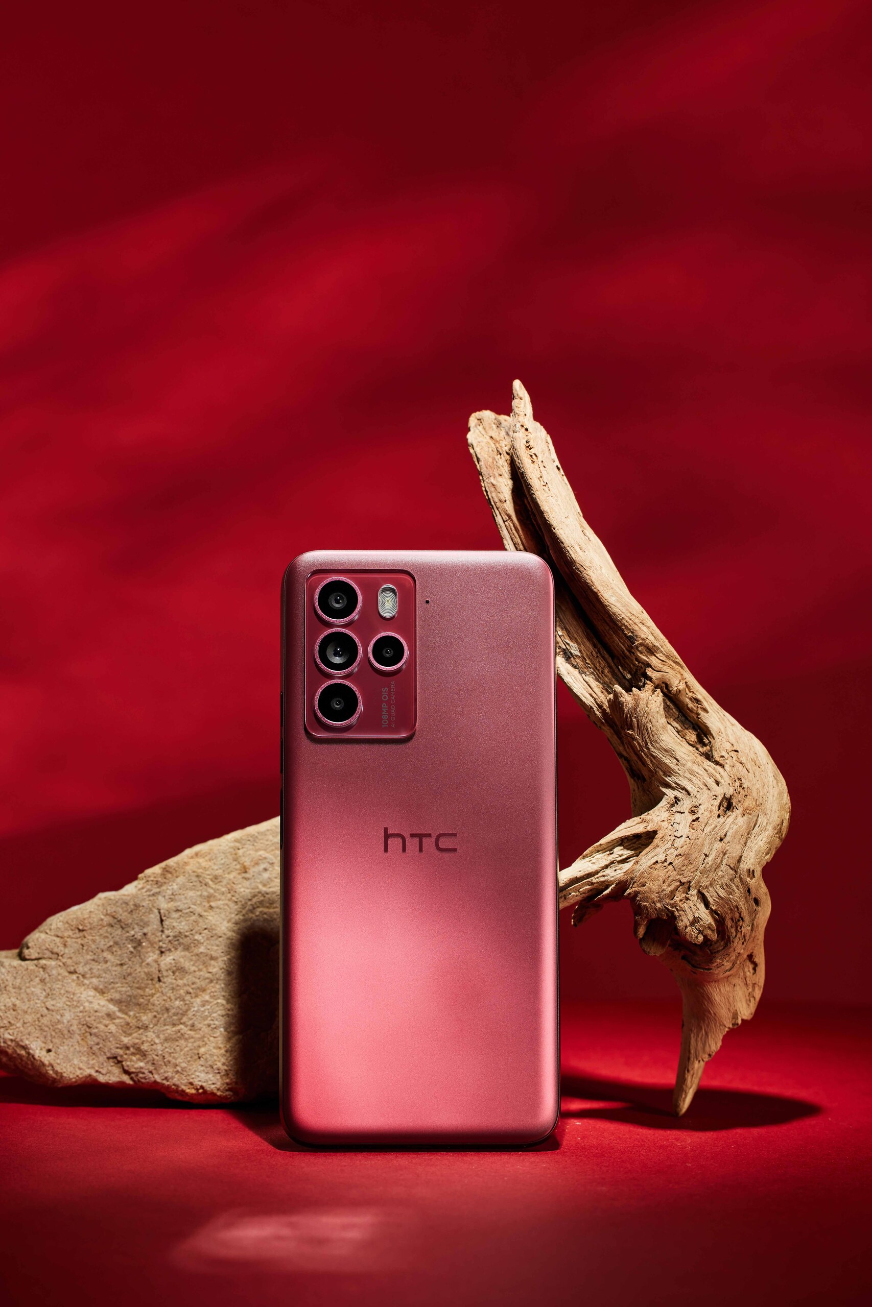 HTC U23 pro 系列再添新色「迷霧紅」氣派登場 搭配指定資費方案 手機 0 元開心帶回家 @3C 達人廖阿輝