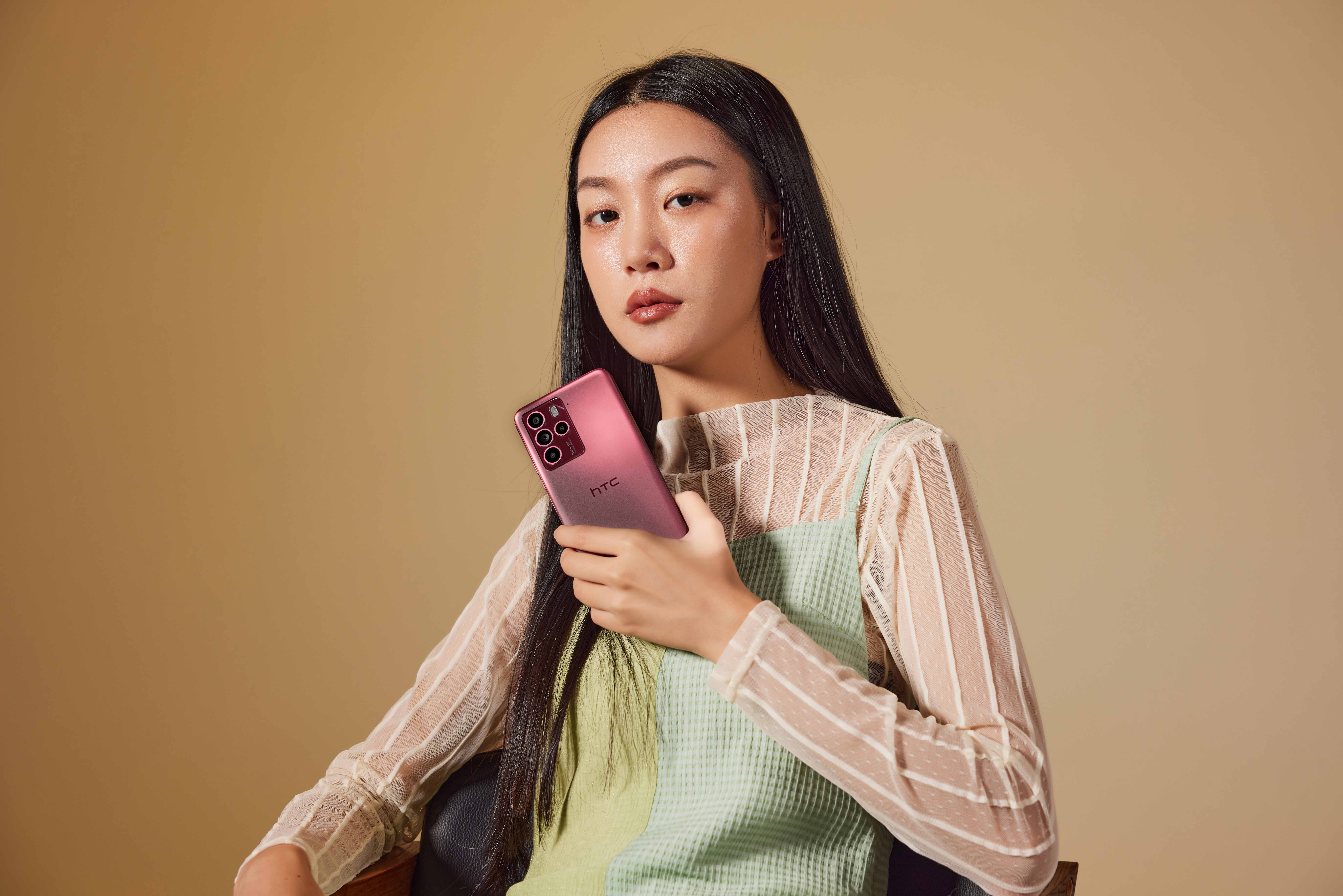 HTC U23 pro 系列再添新色「迷霧紅」氣派登場 搭配指定資費方案 手機 0 元開心帶回家 @3C 達人廖阿輝