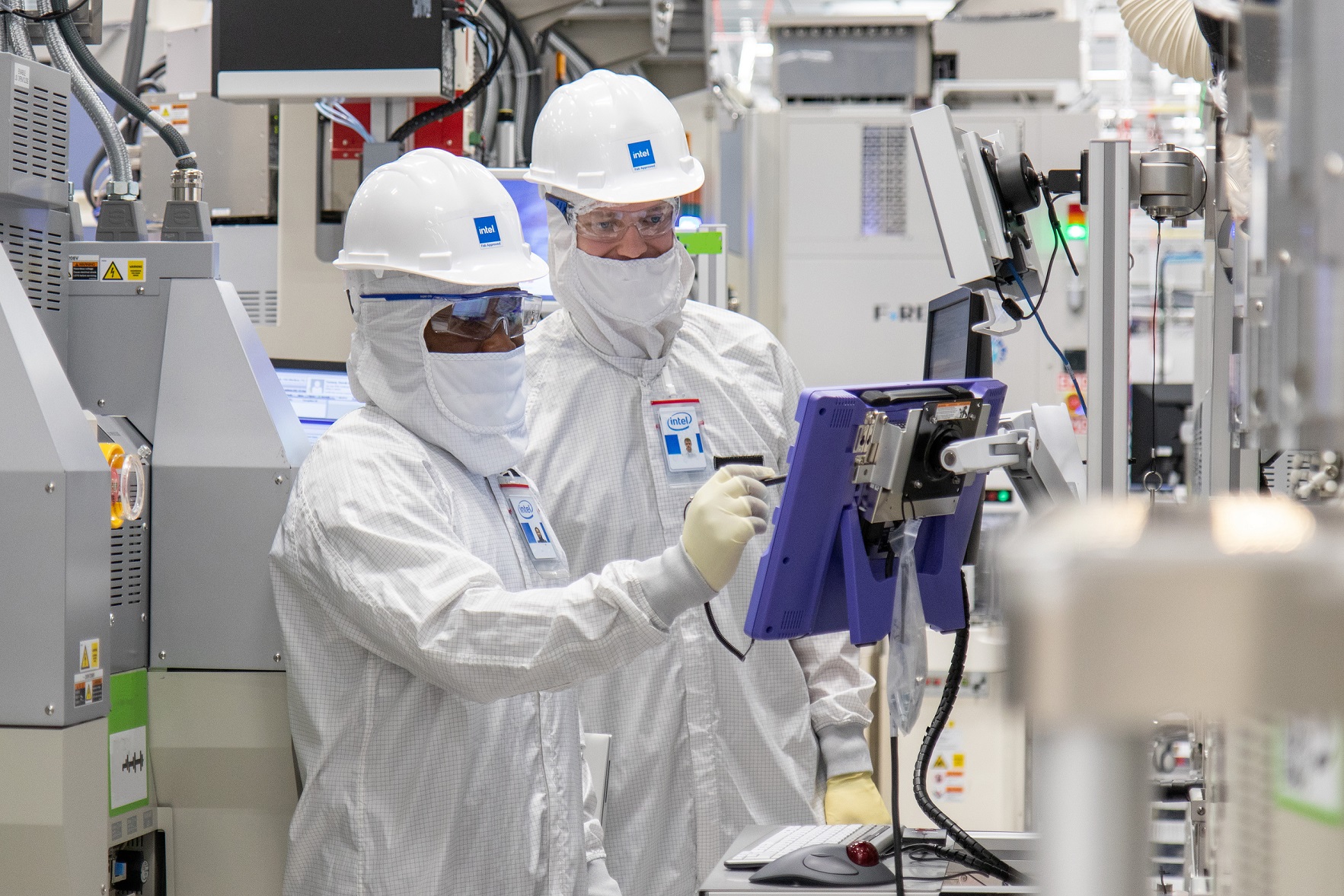 英特爾愛爾蘭新廠啟動 Intel 4 製程技術量產 英特爾於量產階段布署極紫外光微影技術；為歐洲率先採用此新技術於大量生產 @3C 達人廖阿輝