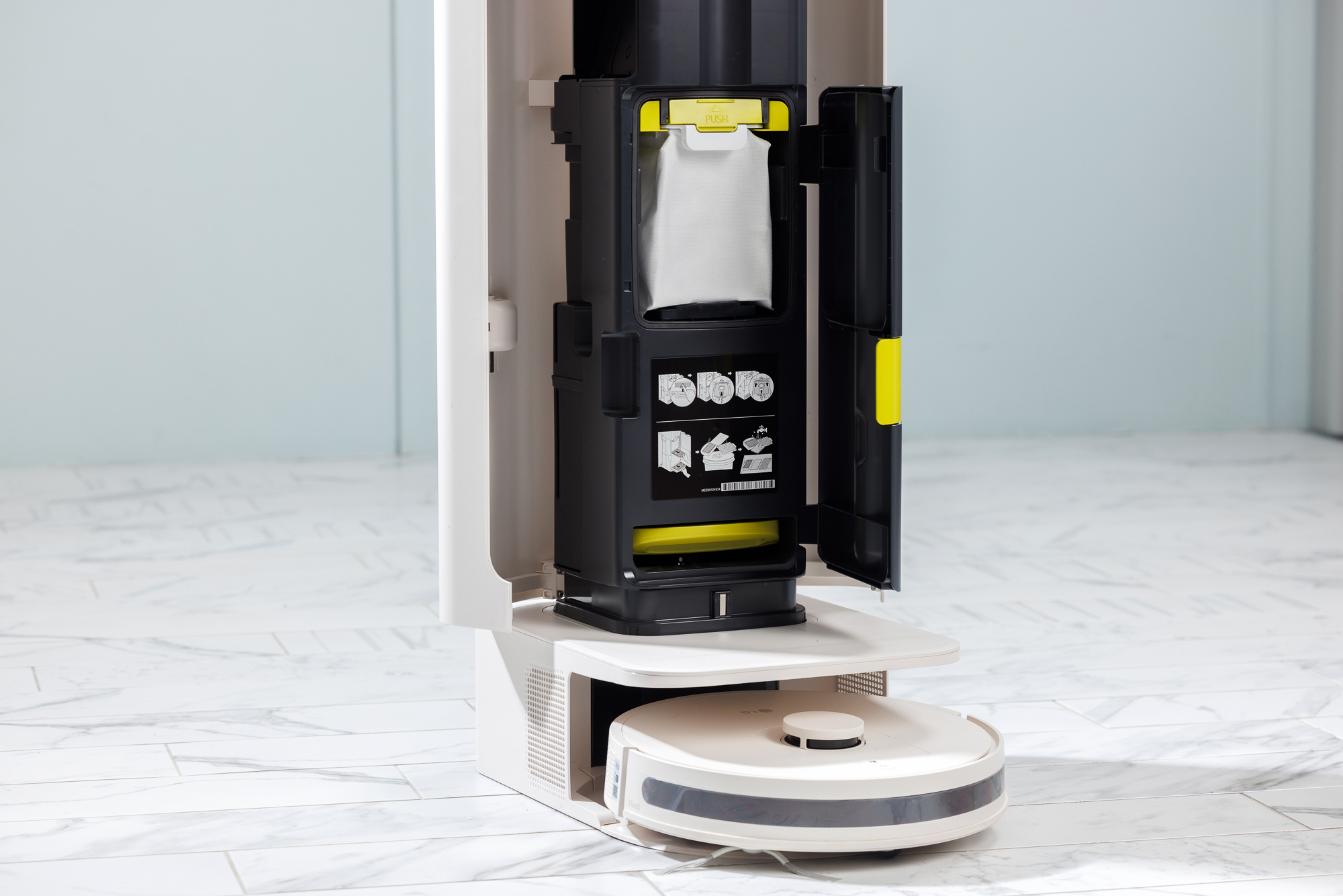 LG CordZero™ All-in-One Tower Combi 清空塔 全球首發在台灣 領先業界推出濕拖清潔機器人與無線吸塵器二合一設計 @3C 達人廖阿輝