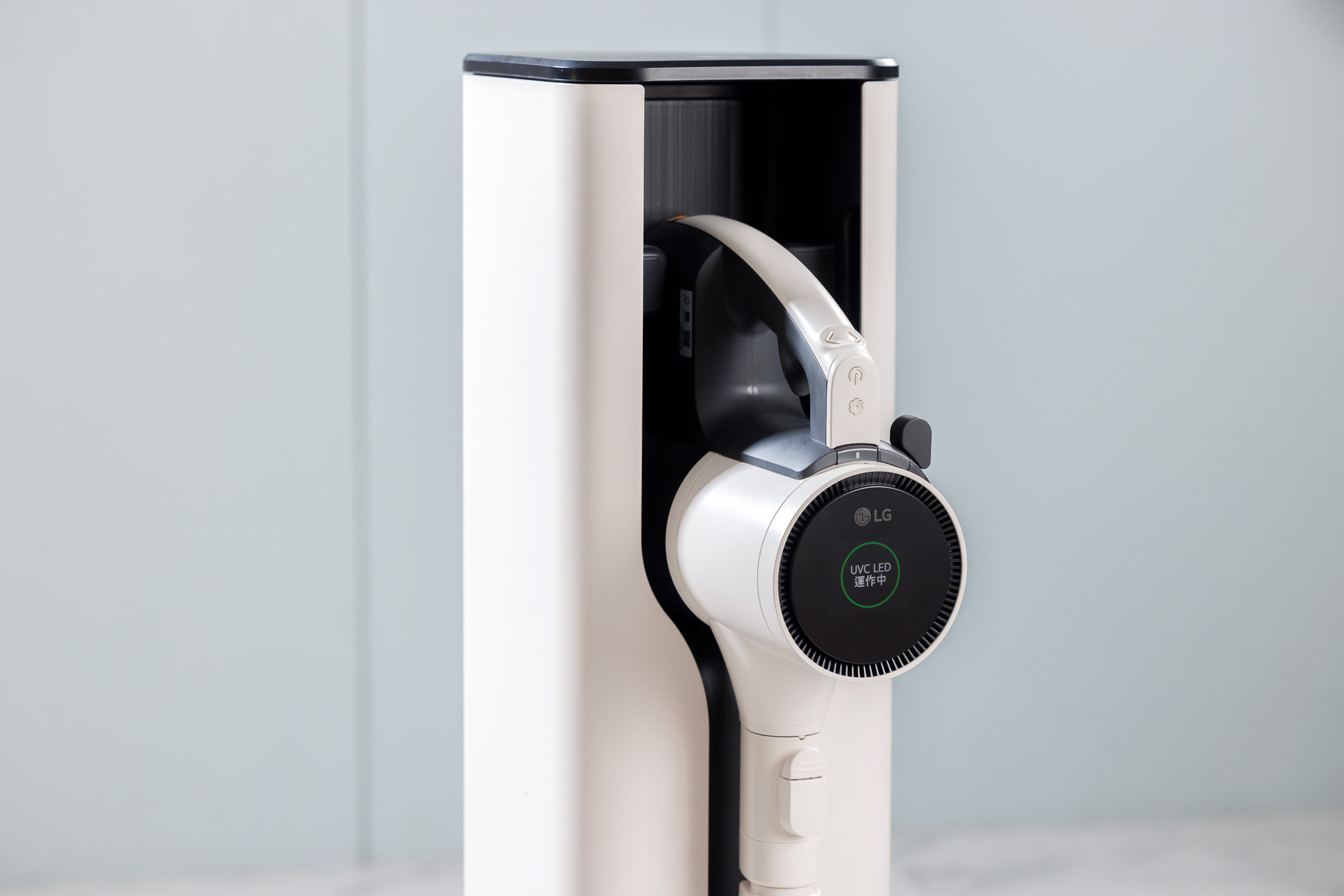 LG CordZero™ All-in-One Tower Combi 清空塔 全球首發在台灣 領先業界推出濕拖清潔機器人與無線吸塵器二合一設計 @3C 達人廖阿輝