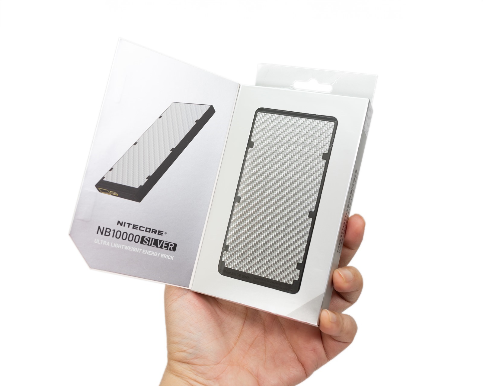 最輕巧行動電源 NITECORE NB10000 GEN2 碳纖維行動電源入手開箱/分享/實測 @3C 達人廖阿輝
