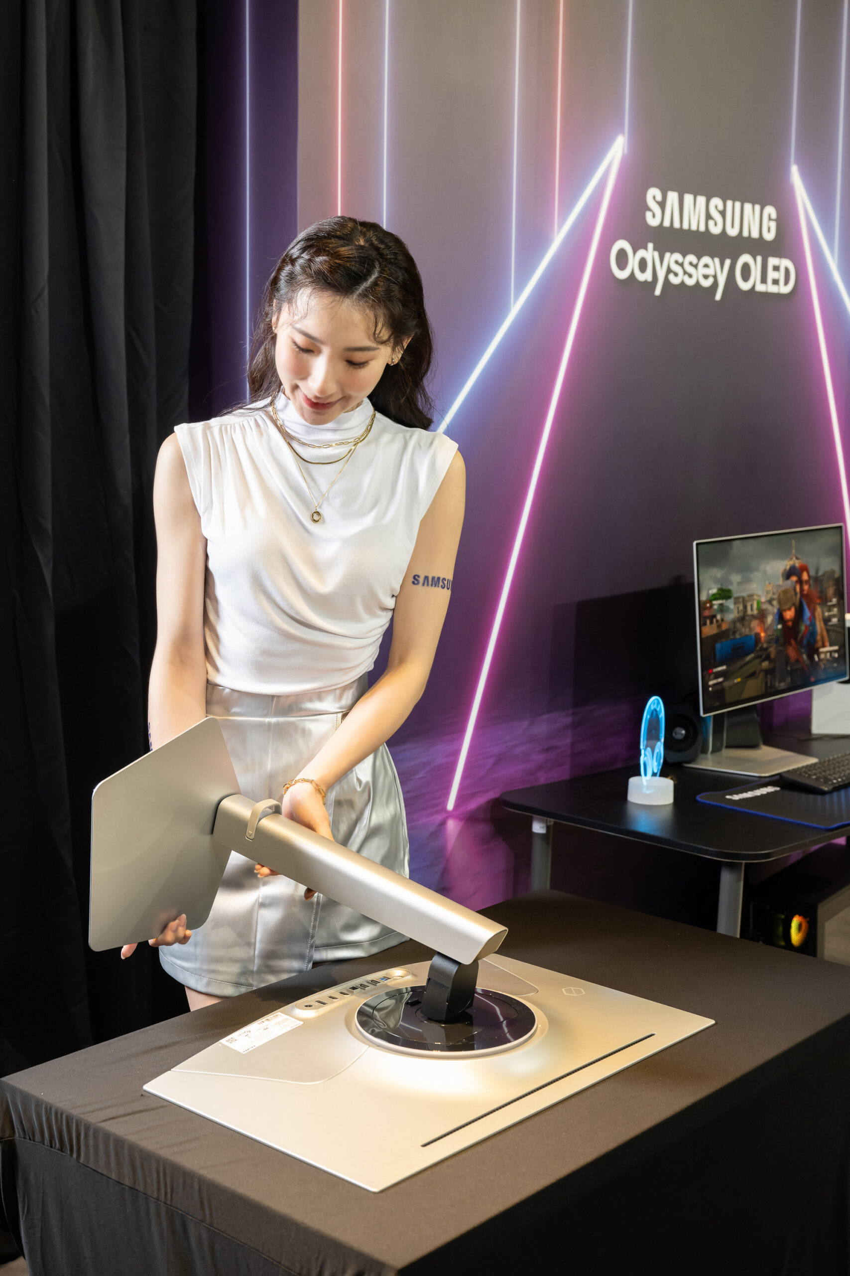 三星引領智慧星視界 全新 Odyssey OLED 、 Smart Monitor 、 ViewFinity 開啟桌上 AI 潮生活 @3C 達人廖阿輝