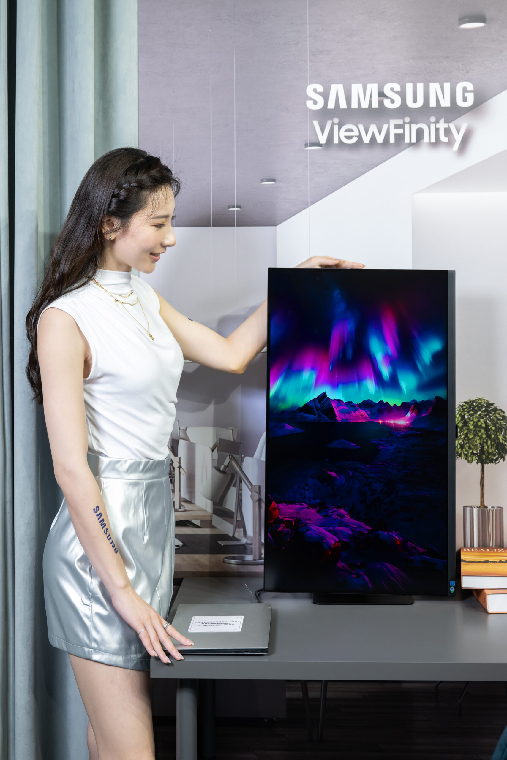 三星引領智慧星視界 全新 Odyssey OLED 、 Smart Monitor 、 ViewFinity 開啟桌上 AI 潮生活 @3C 達人廖阿輝