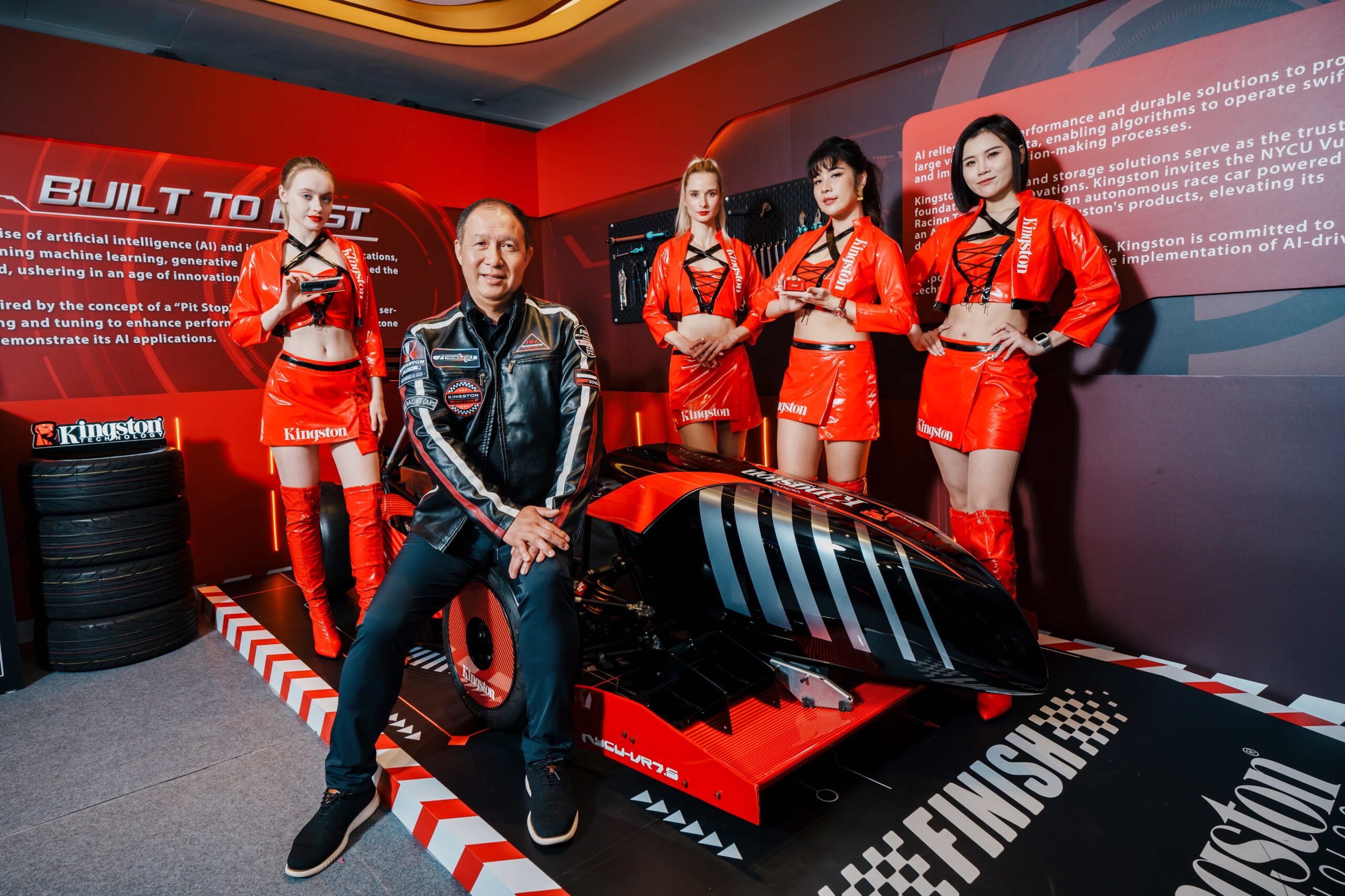 COMPUTEX 2024: 金士頓「衝破極限」賽車主題展間 全球首度曝光 DDR5 限量賽車記憶體、 DDR5 CAMM2 及 AI 應用 @3C 達人廖阿輝 COMPUTEX 2024: 金士頓「衝破極限」賽車主題展間 全球首度曝光 DDR5 限量賽車記憶體、 DDR5 CAMM2 及 AI 應用 @3C 達人廖阿輝