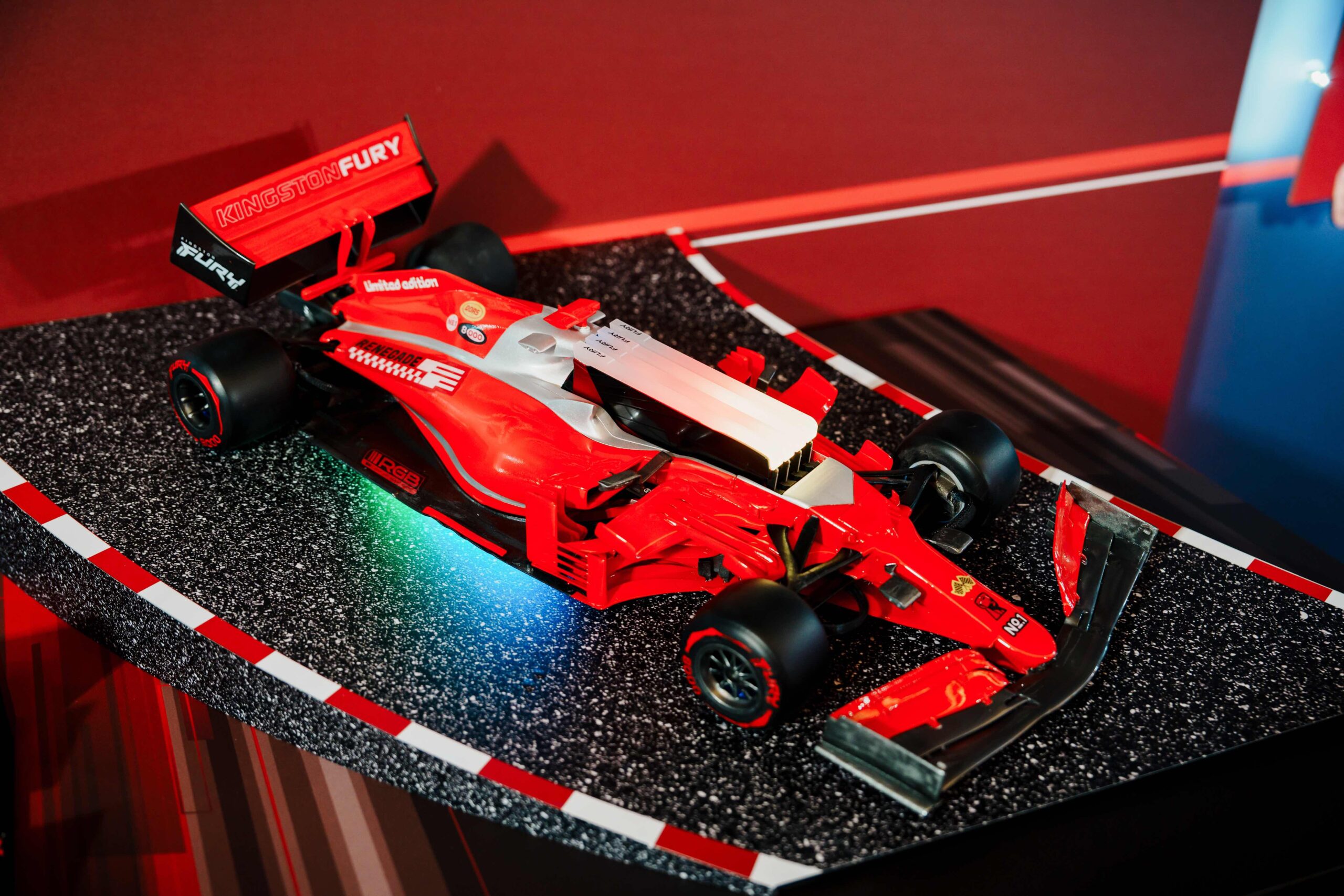 COMPUTEX 2024: 金士頓「衝破極限」賽車主題展間 全球首度曝光 DDR5 限量賽車記憶體、 DDR5 CAMM2 及 AI 應用 @3C 達人廖阿輝 COMPUTEX 2024: 金士頓「衝破極限」賽車主題展間 全球首度曝光 DDR5 限量賽車記憶體、 DDR5 CAMM2 及 AI 應用 @3C 達人廖阿輝