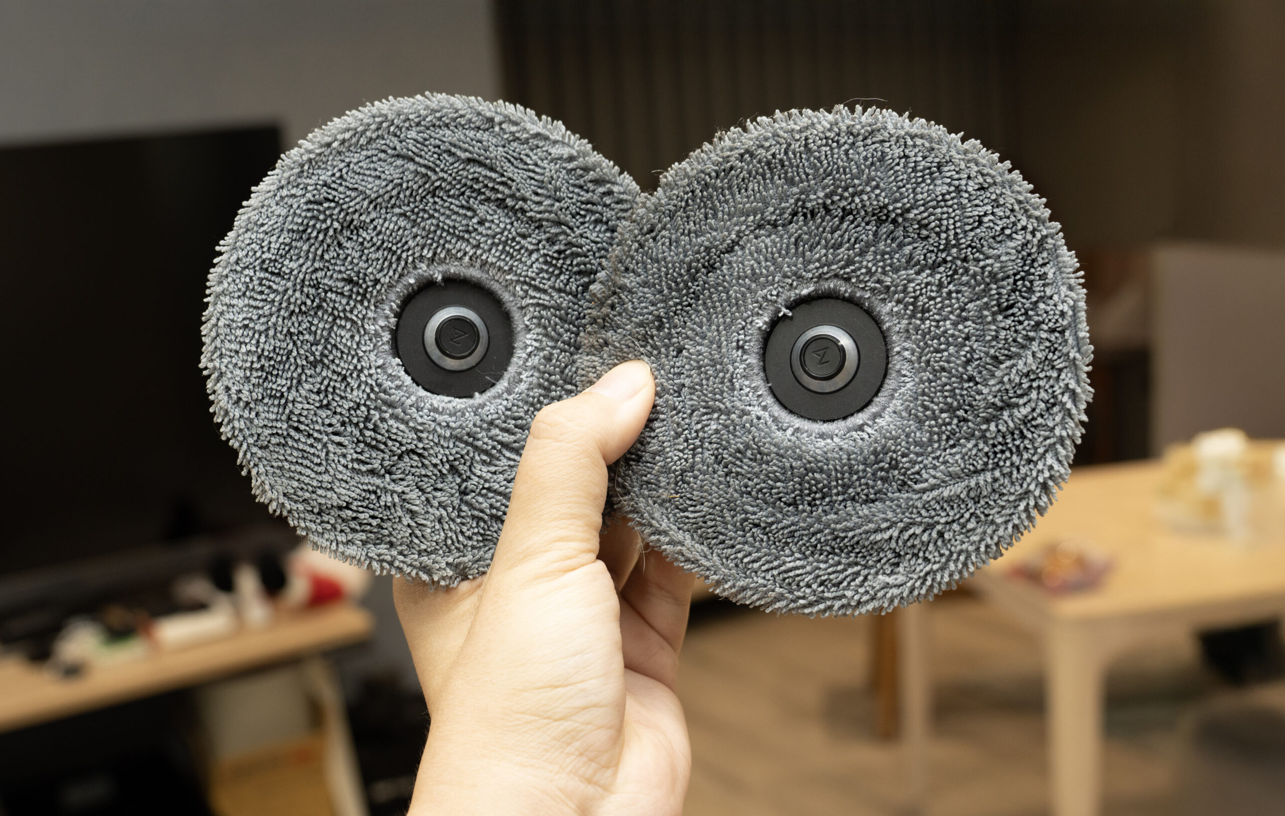 真正的地板清潔好幫『手』！全能機械手臂旗艦掃拖王者 Roborock 石頭 Saros Z70 開箱  @3C 達人廖阿輝