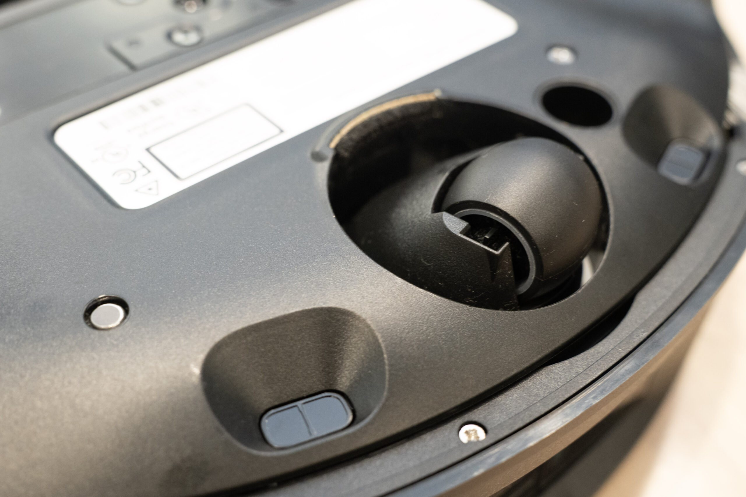 真正的地板清潔好幫『手』！全能機械手臂旗艦掃拖王者 Roborock 石頭 Saros Z70 開箱  @3C 達人廖阿輝