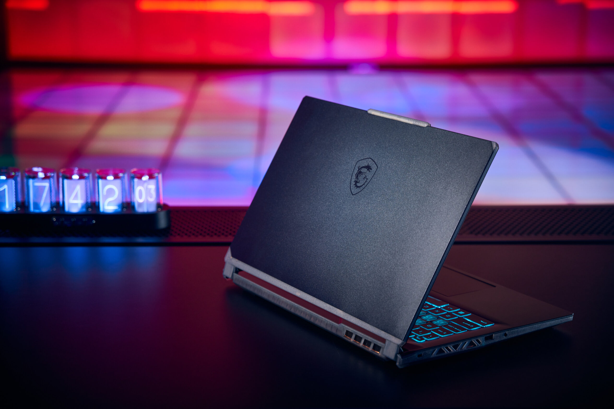 MSI 618 年中購物戰火熱開跑 熱銷電競、 AI 、商務筆電限時優惠 登錄送電子現金 @3C 達人廖阿輝