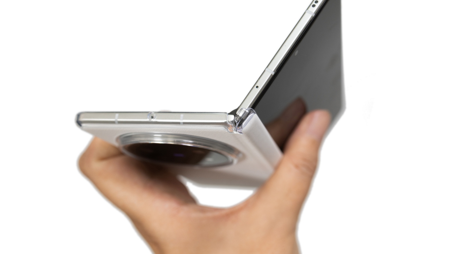 超薄超輕摺疊機新標竿！vivo X Fold5 完整評測：9.2mm 厚度 + 6000mAh 藍海大電池 + 蔡司三鏡頭 @3C 達人廖阿輝