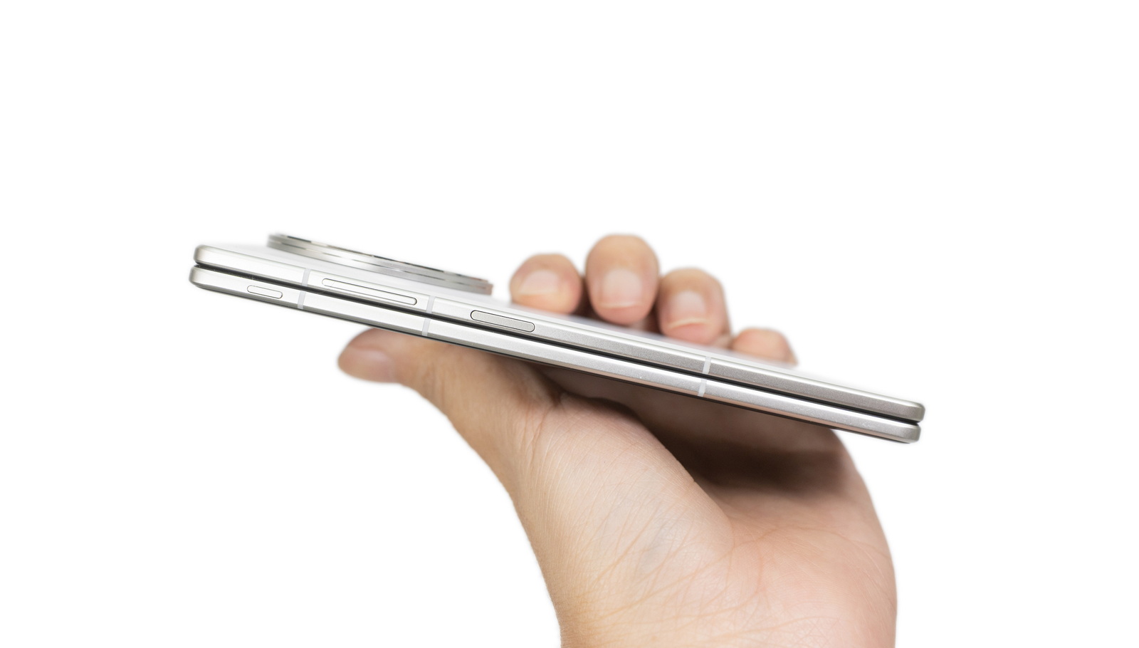 超薄超輕摺疊機新標竿！vivo X Fold5 完整評測：9.2mm 厚度 + 6000mAh 藍海大電池 + 蔡司三鏡頭 @3C 達人廖阿輝