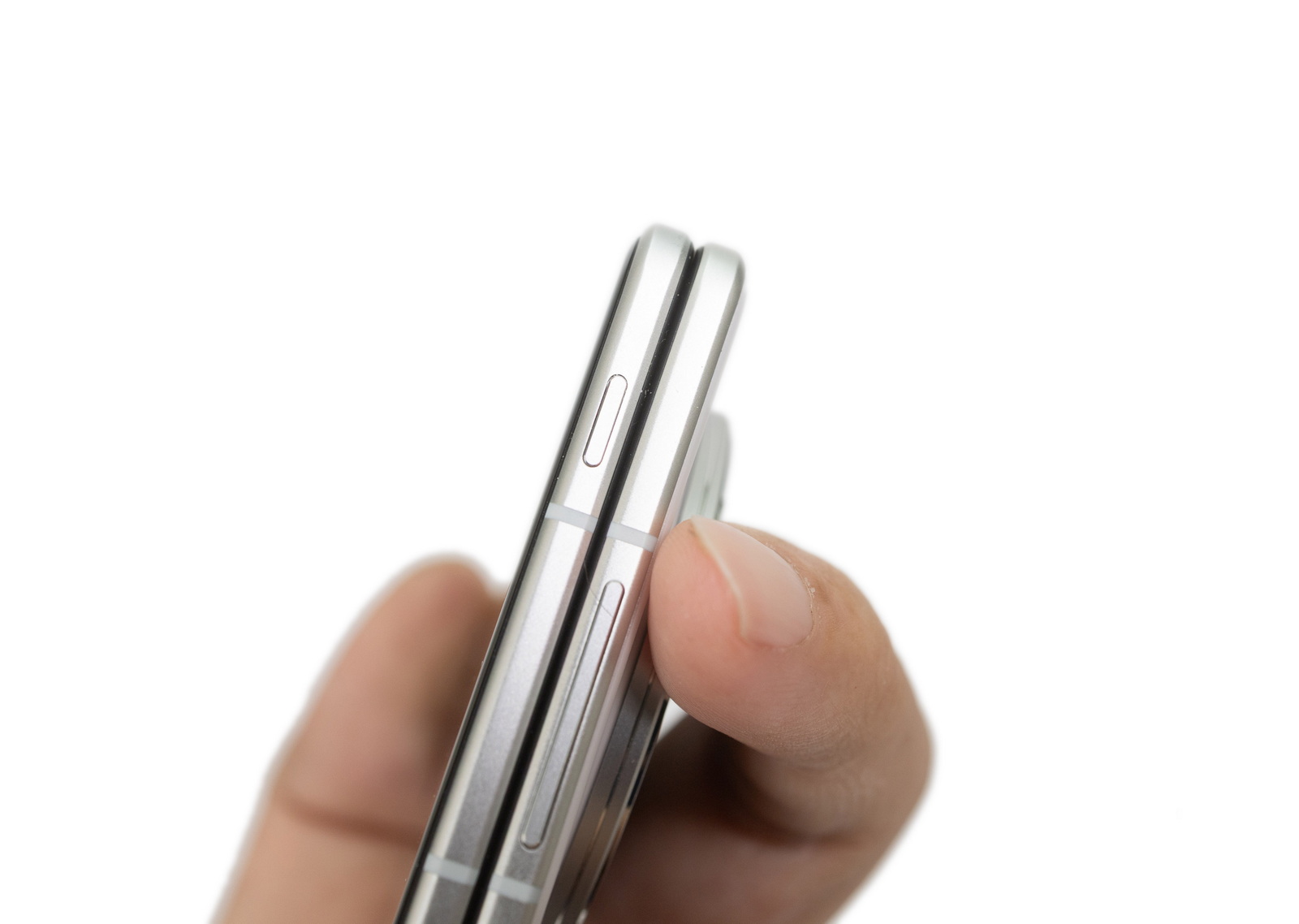 超薄超輕摺疊機新標竿！vivo X Fold5 完整評測：9.2mm 厚度 + 6000mAh 藍海大電池 + 蔡司三鏡頭 @3C 達人廖阿輝