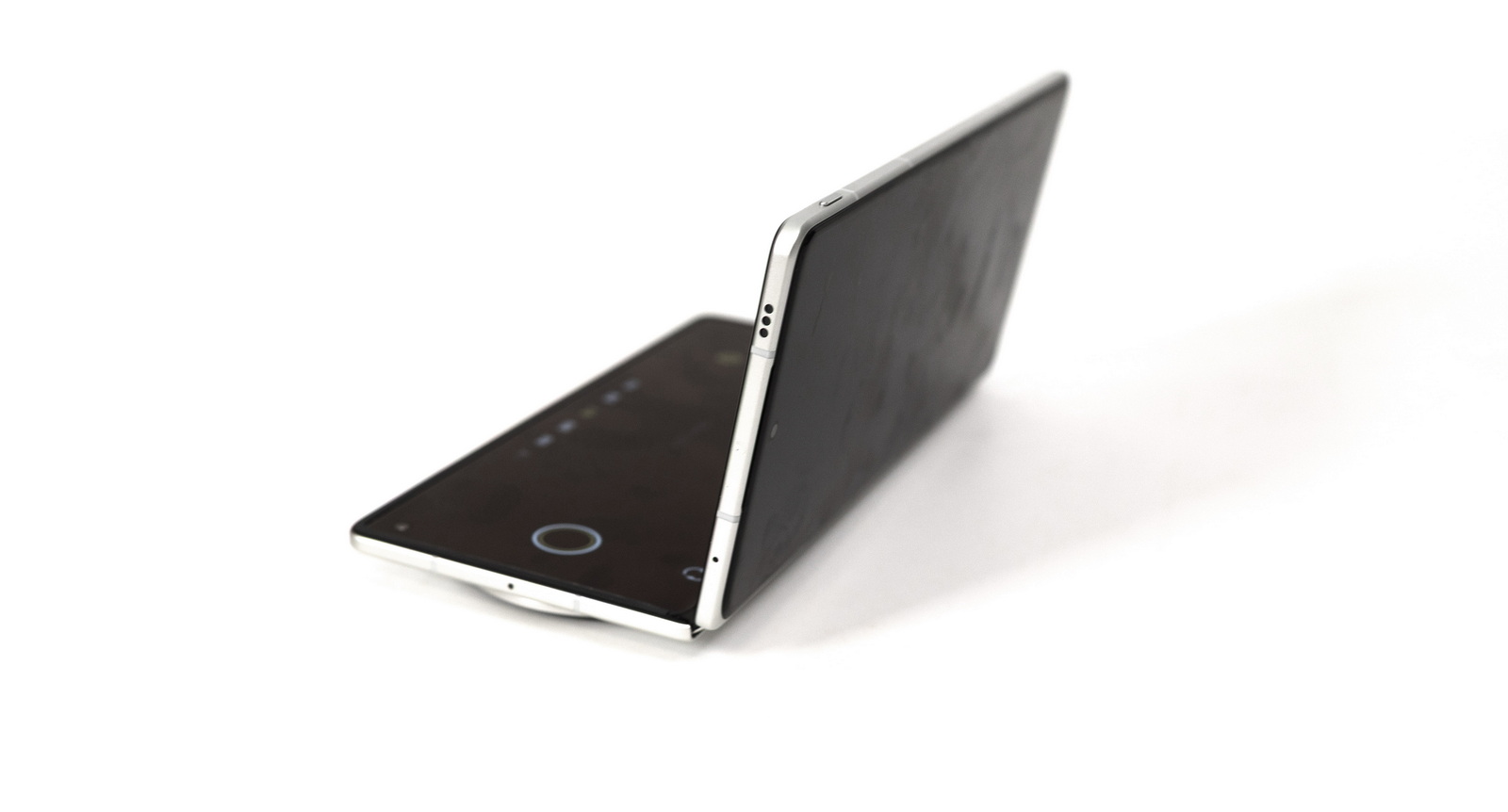 超薄超輕摺疊機新標竿！vivo X Fold5 完整評測：9.2mm 厚度 + 6000mAh 藍海大電池 + 蔡司三鏡頭 @3C 達人廖阿輝