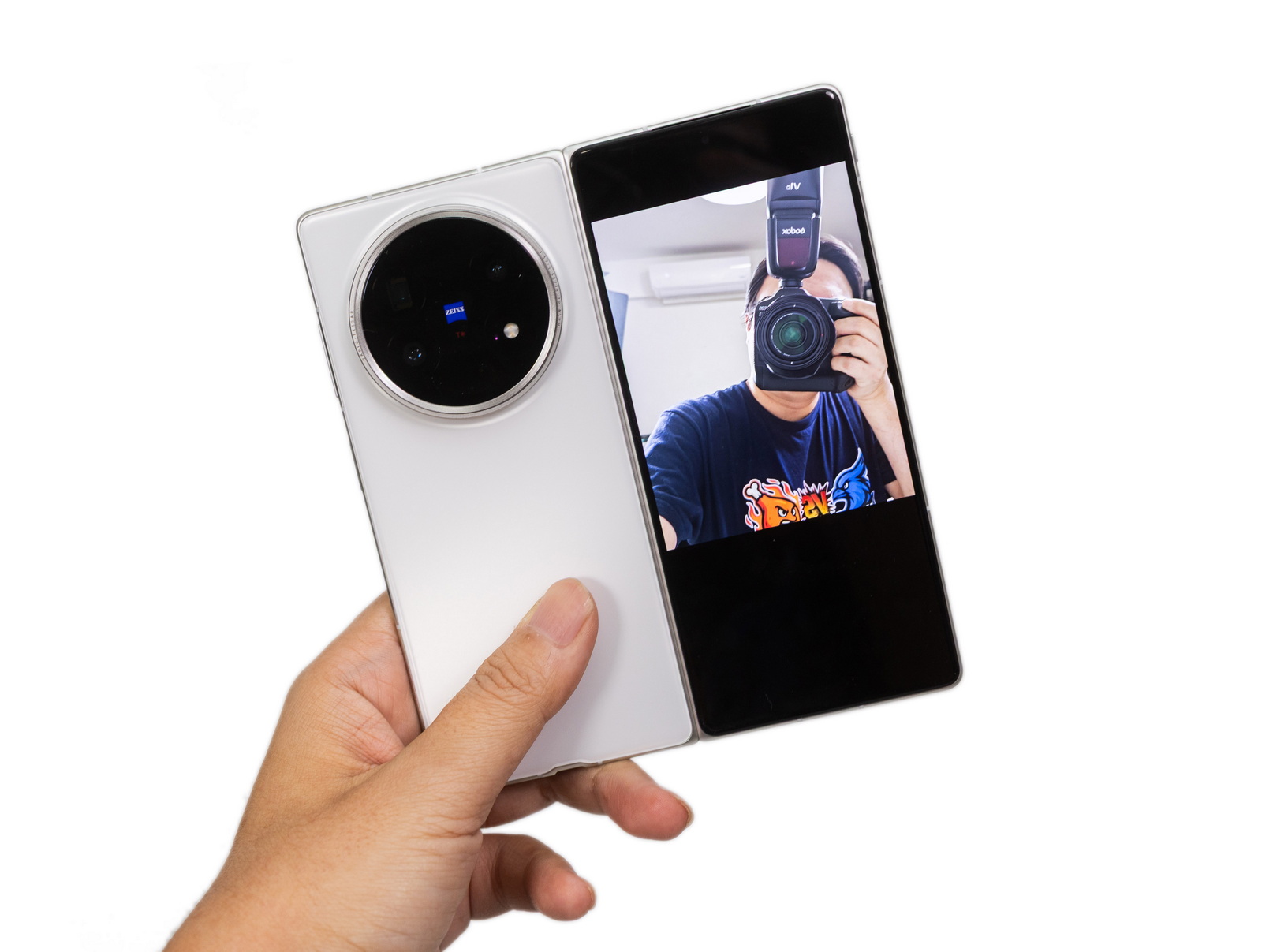 超薄超輕摺疊機新標竿！vivo X Fold5 完整評測：9.2mm 厚度 + 6000mAh 藍海大電池 + 蔡司三鏡頭 @3C 達人廖阿輝