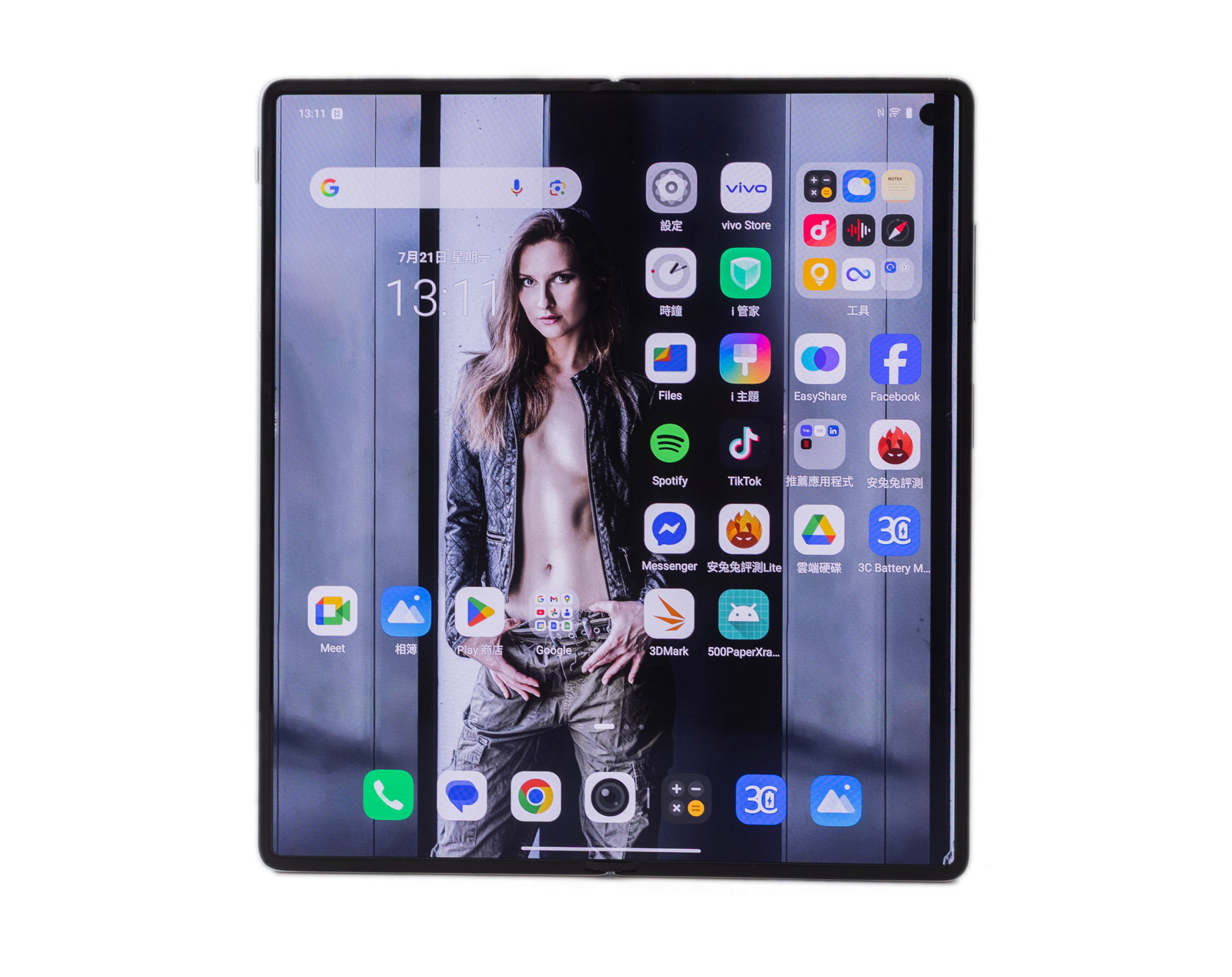 超薄超輕摺疊機新標竿！vivo X Fold5 完整評測：9.2mm 厚度 + 6000mAh 藍海大電池 + 蔡司三鏡頭 @3C 達人廖阿輝