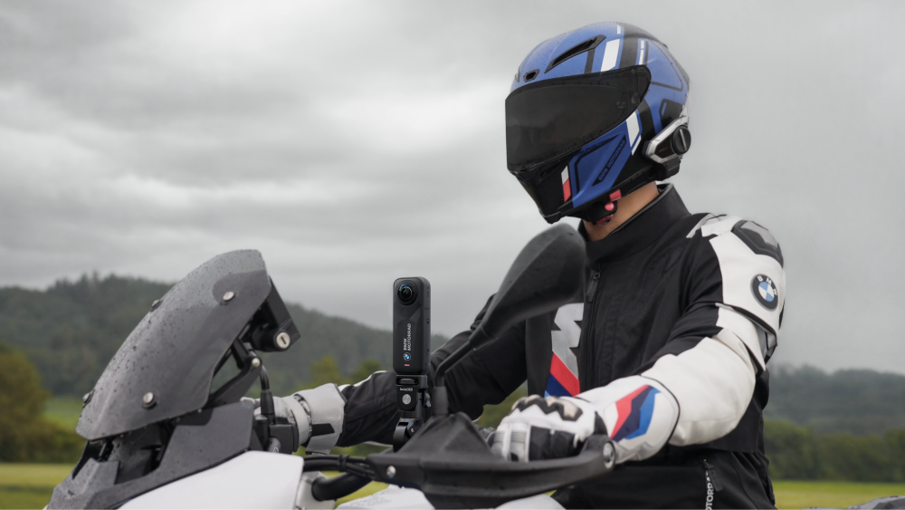 Insta360 攜手 BMW Motorrad 推出限量聯名款 X5 全新升級 登場 為極速騎士而生!專為騎乘打造的運動攝影旗艦機現身 @3C 達人廖阿輝 Insta360 攜手 BMW Motorrad 推出限量聯名款 X5 全新升級 登場 為極速騎士而生!專為騎乘打造的運動攝影旗艦機現身 @3C 達人廖阿輝