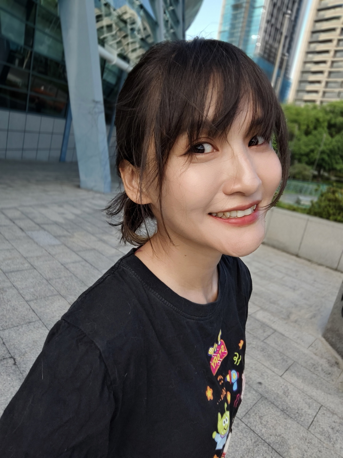 超薄超輕摺疊機新標竿！vivo X Fold5 完整評測：9.2mm 厚度 + 6000mAh 藍海大電池 + 蔡司三鏡頭 @3C 達人廖阿輝