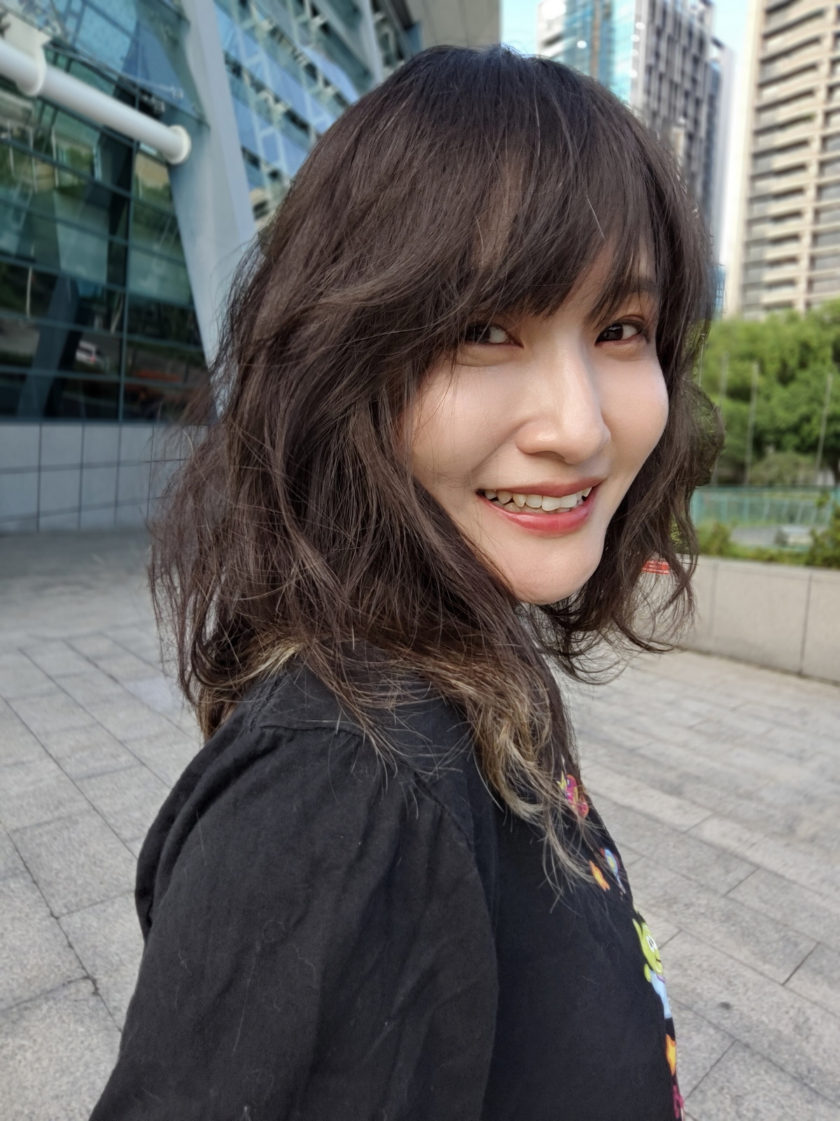 超薄超輕摺疊機新標竿！vivo X Fold5 完整評測：9.2mm 厚度 + 6000mAh 藍海大電池 + 蔡司三鏡頭 @3C 達人廖阿輝