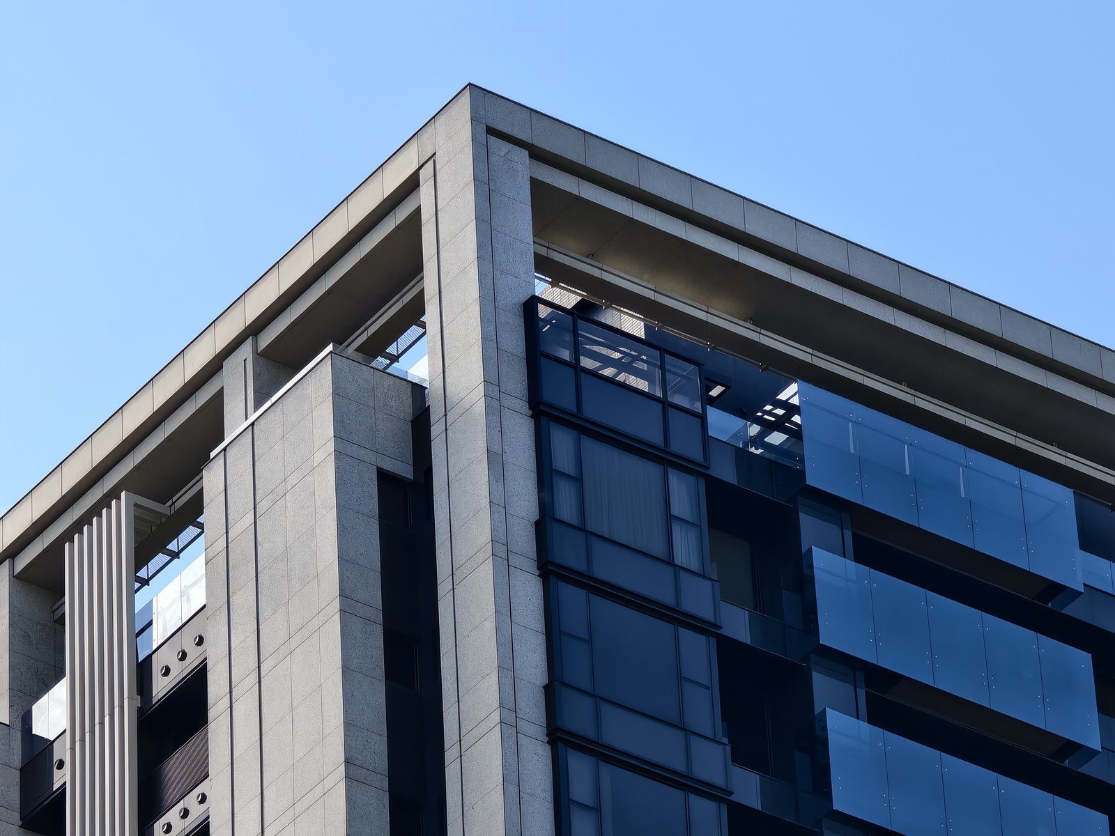 超薄超輕摺疊機新標竿！vivo X Fold5 完整評測：9.2mm 厚度 + 6000mAh 藍海大電池 + 蔡司三鏡頭 @3C 達人廖阿輝