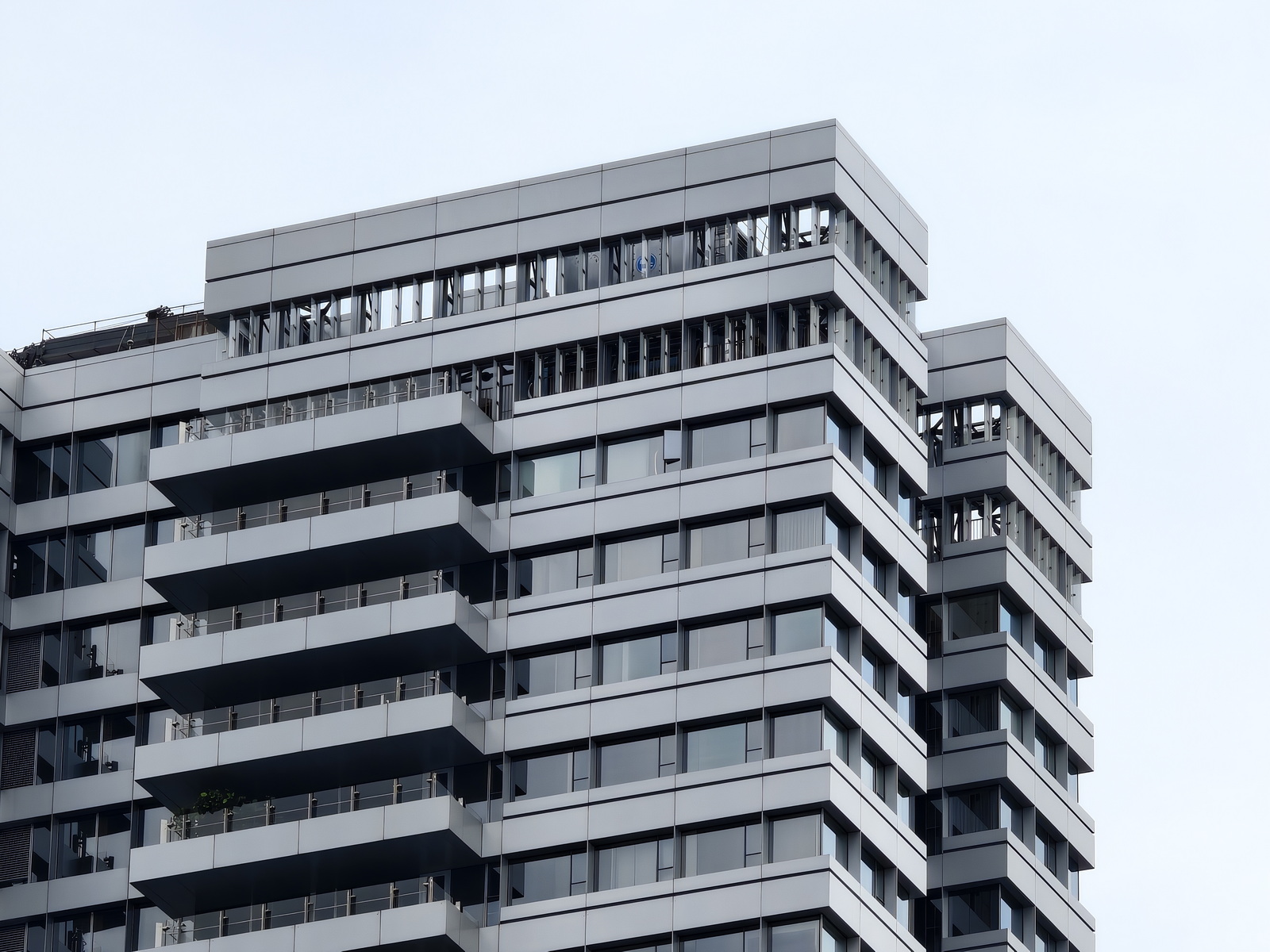 超薄超輕摺疊機新標竿！vivo X Fold5 完整評測：9.2mm 厚度 + 6000mAh 藍海大電池 + 蔡司三鏡頭 @3C 達人廖阿輝