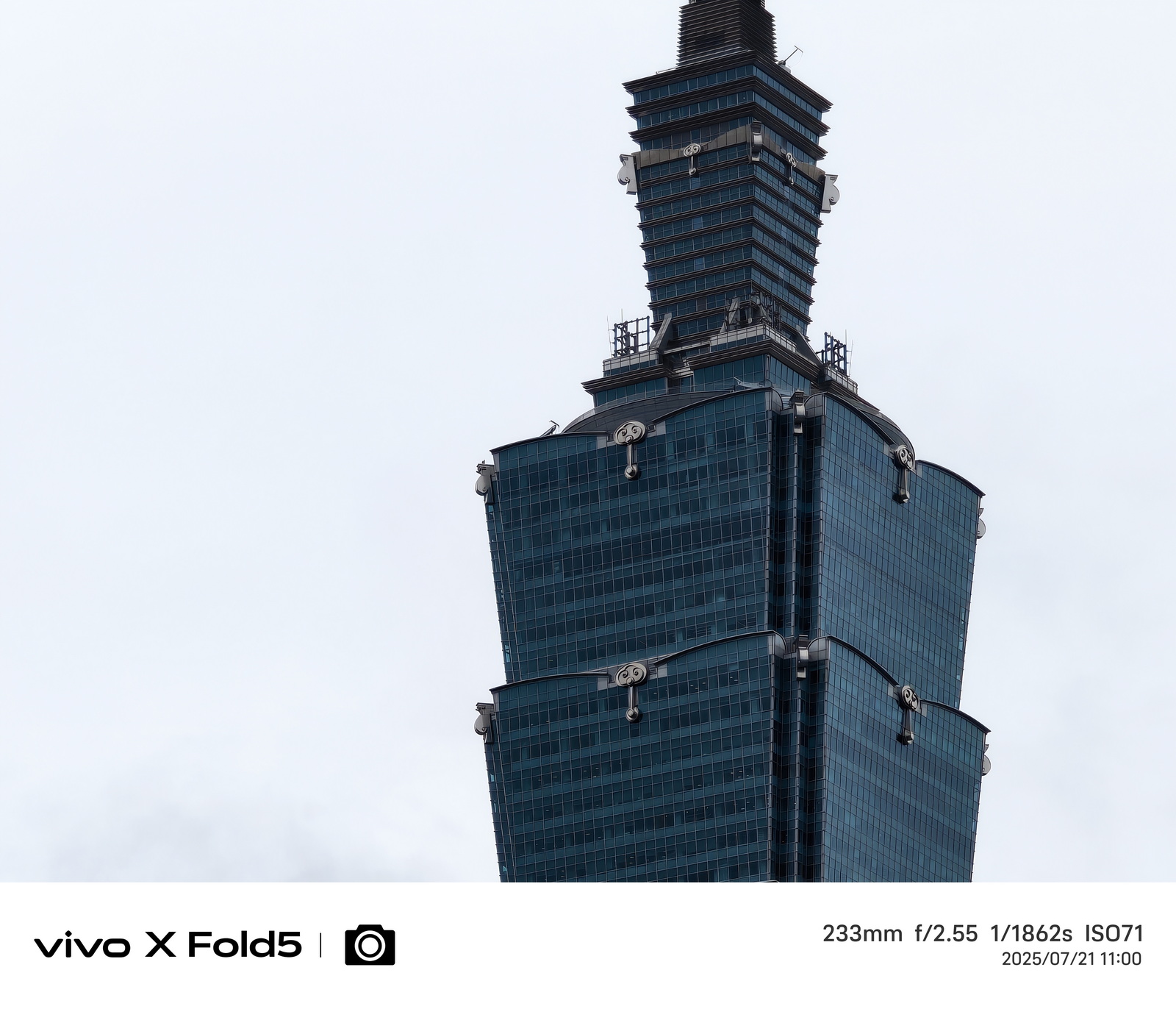 超薄超輕摺疊機新標竿！vivo X Fold5 完整評測：9.2mm 厚度 + 6000mAh 藍海大電池 + 蔡司三鏡頭 @3C 達人廖阿輝