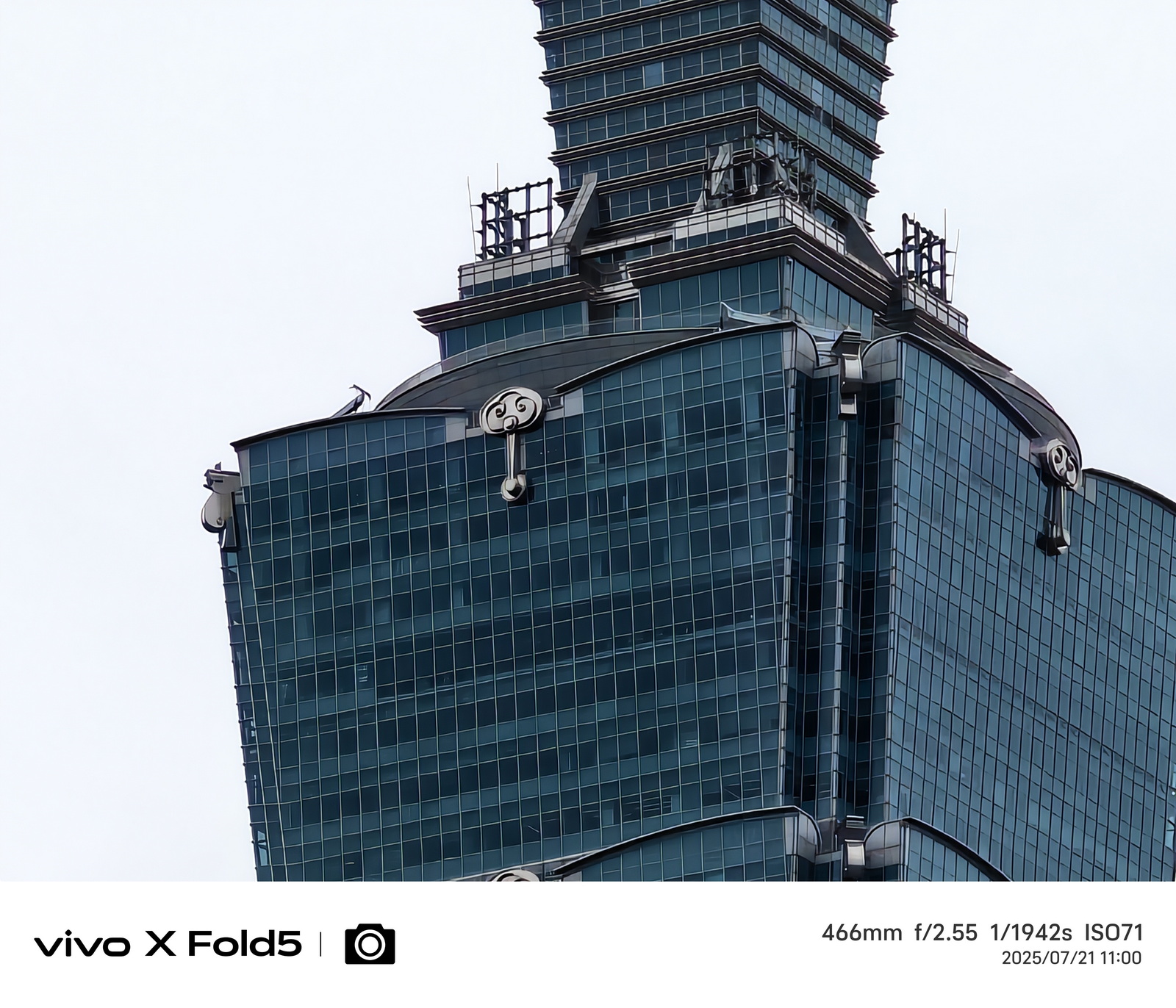 超薄超輕摺疊機新標竿！vivo X Fold5 完整評測：9.2mm 厚度 + 6000mAh 藍海大電池 + 蔡司三鏡頭 @3C 達人廖阿輝